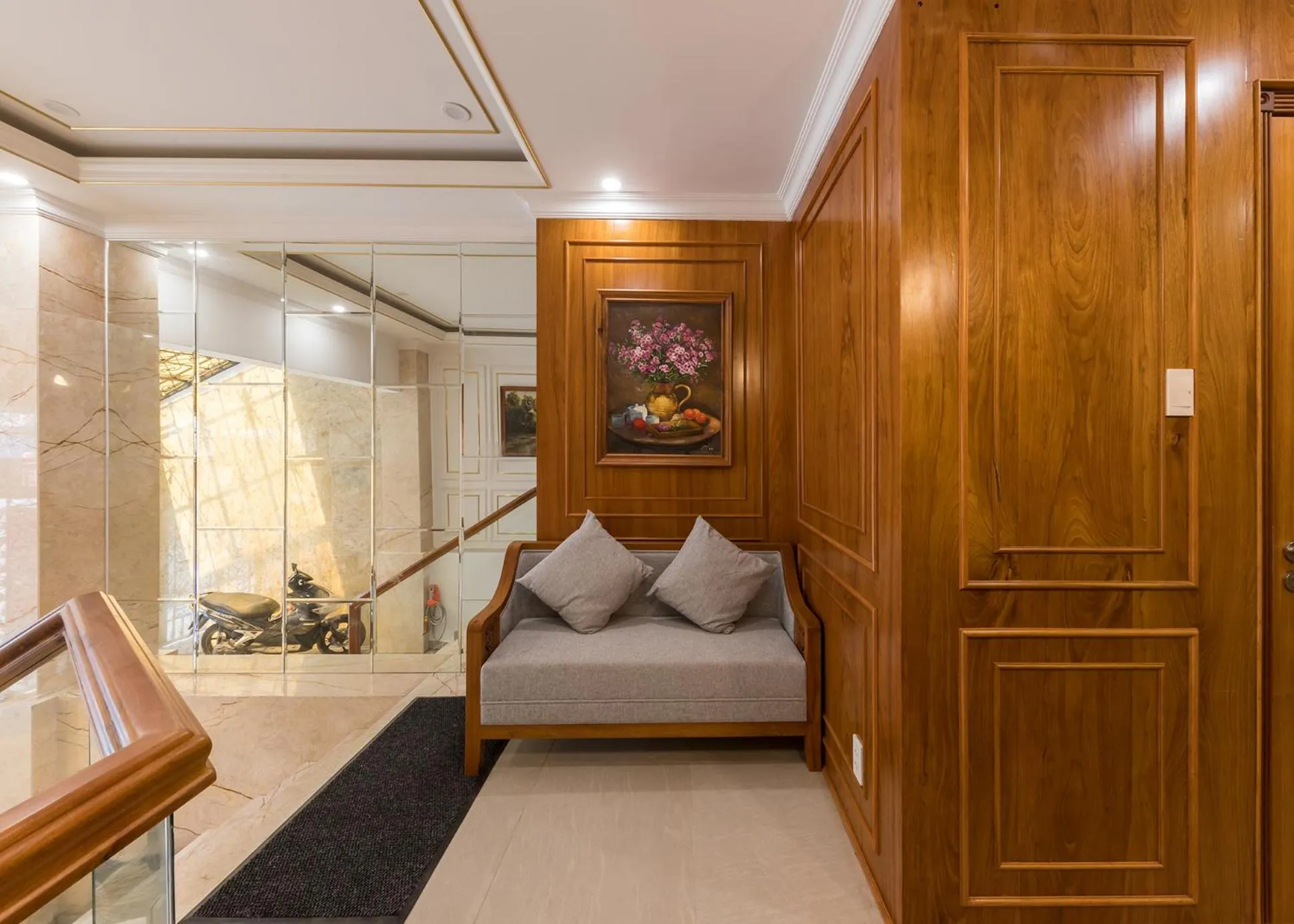 Woody House Boutique