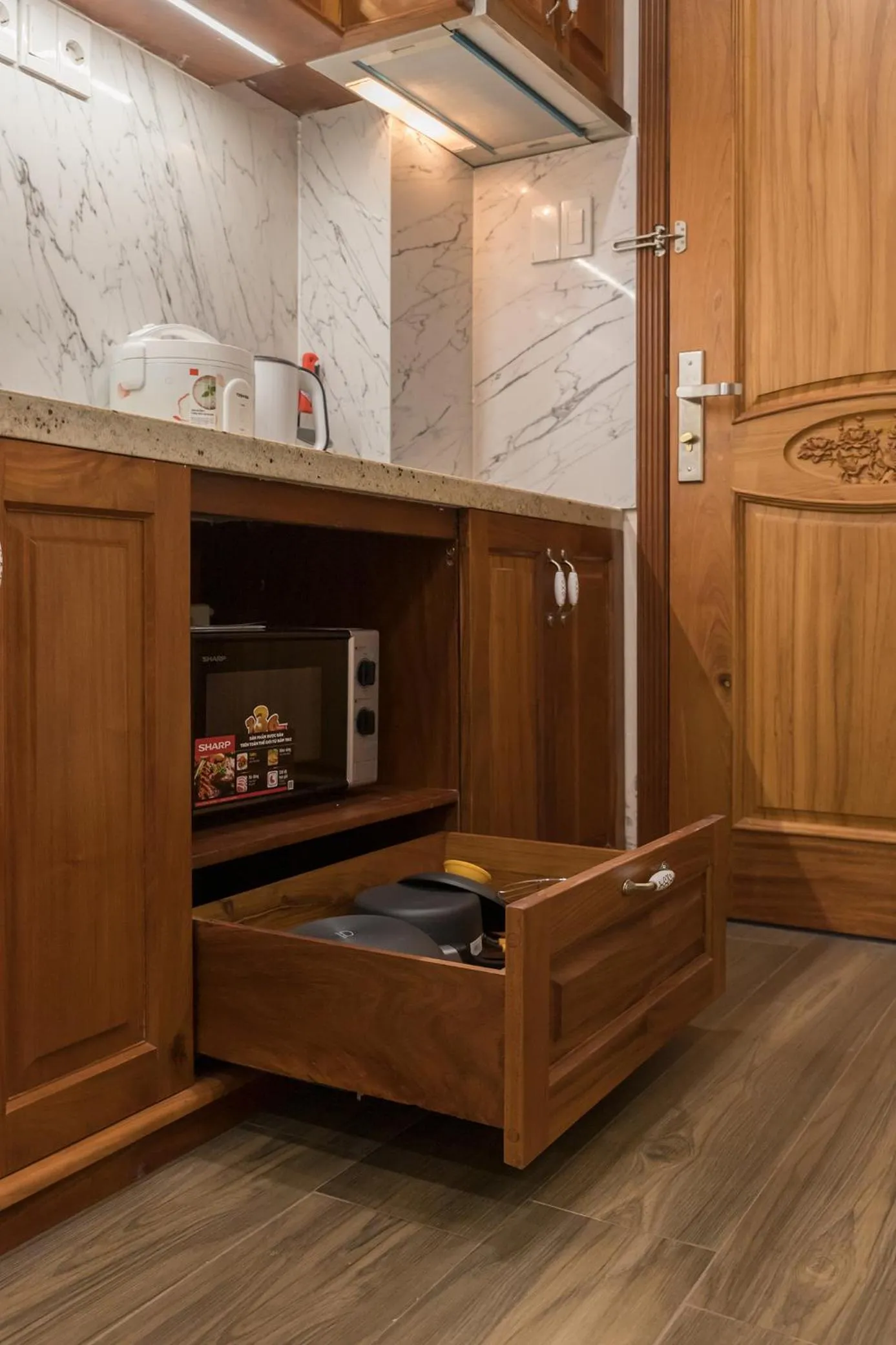 Woody House Boutique