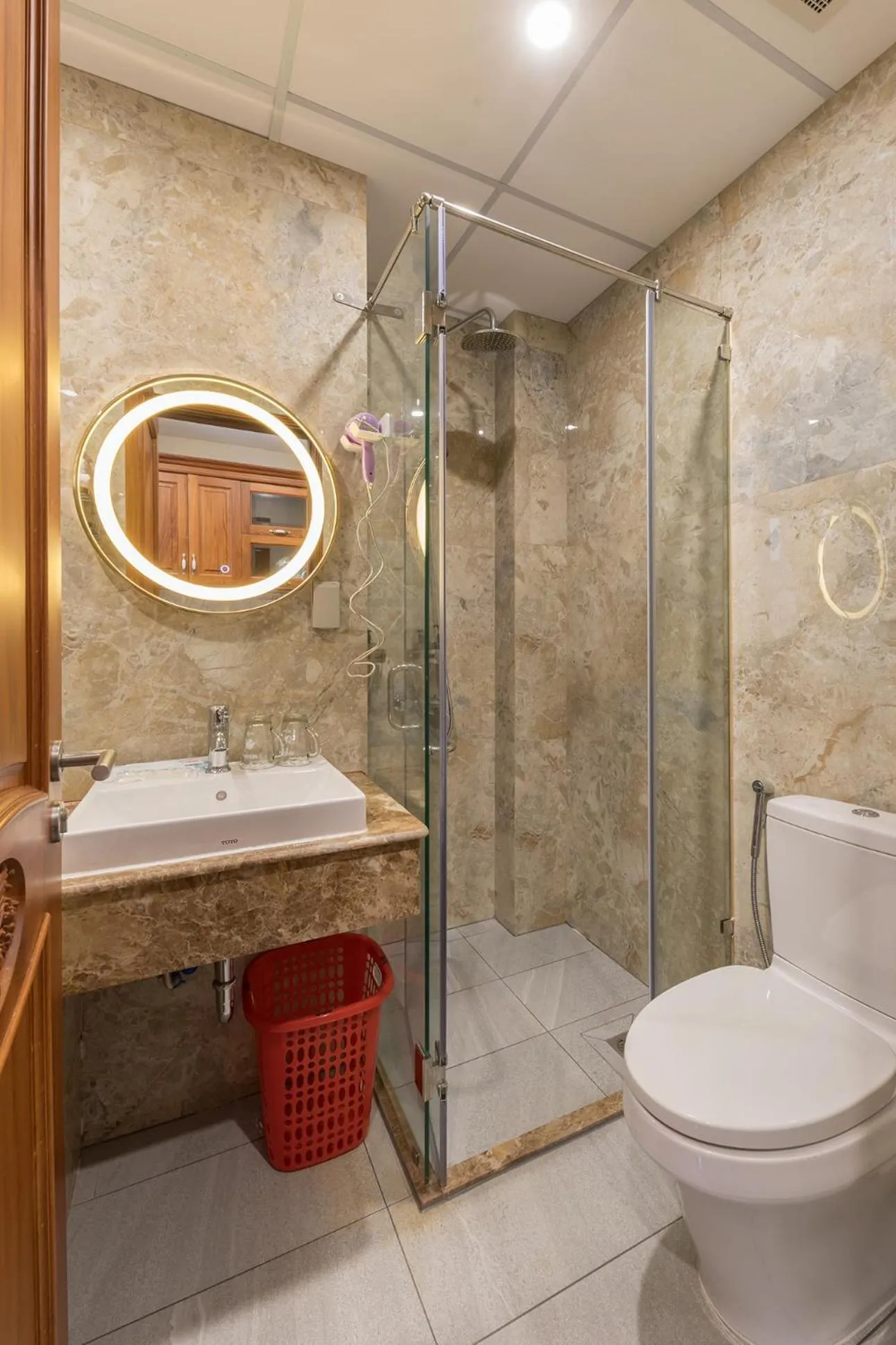 Woody House Boutique