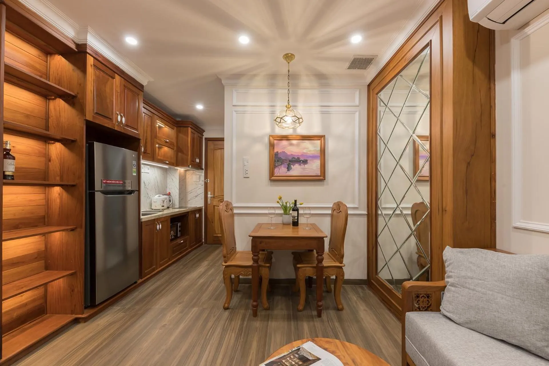 Woody House Boutique