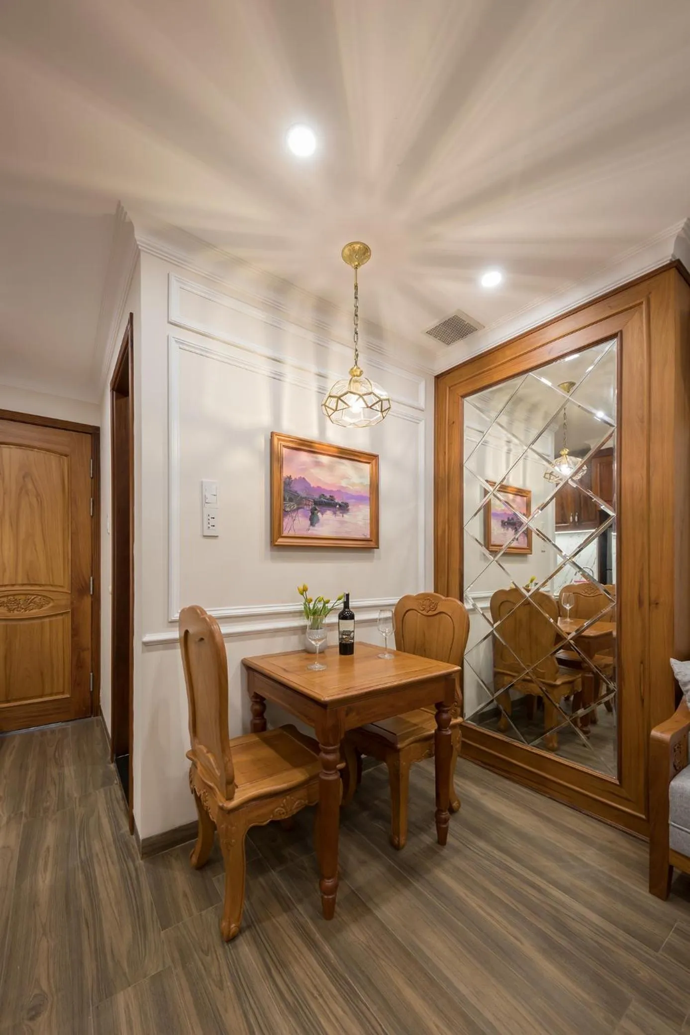 Woody House Boutique