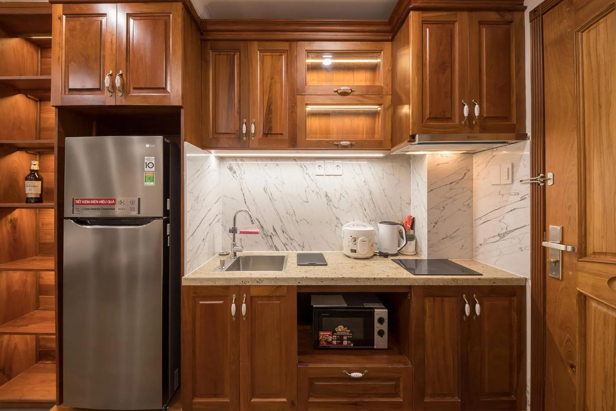 Woody House Boutique