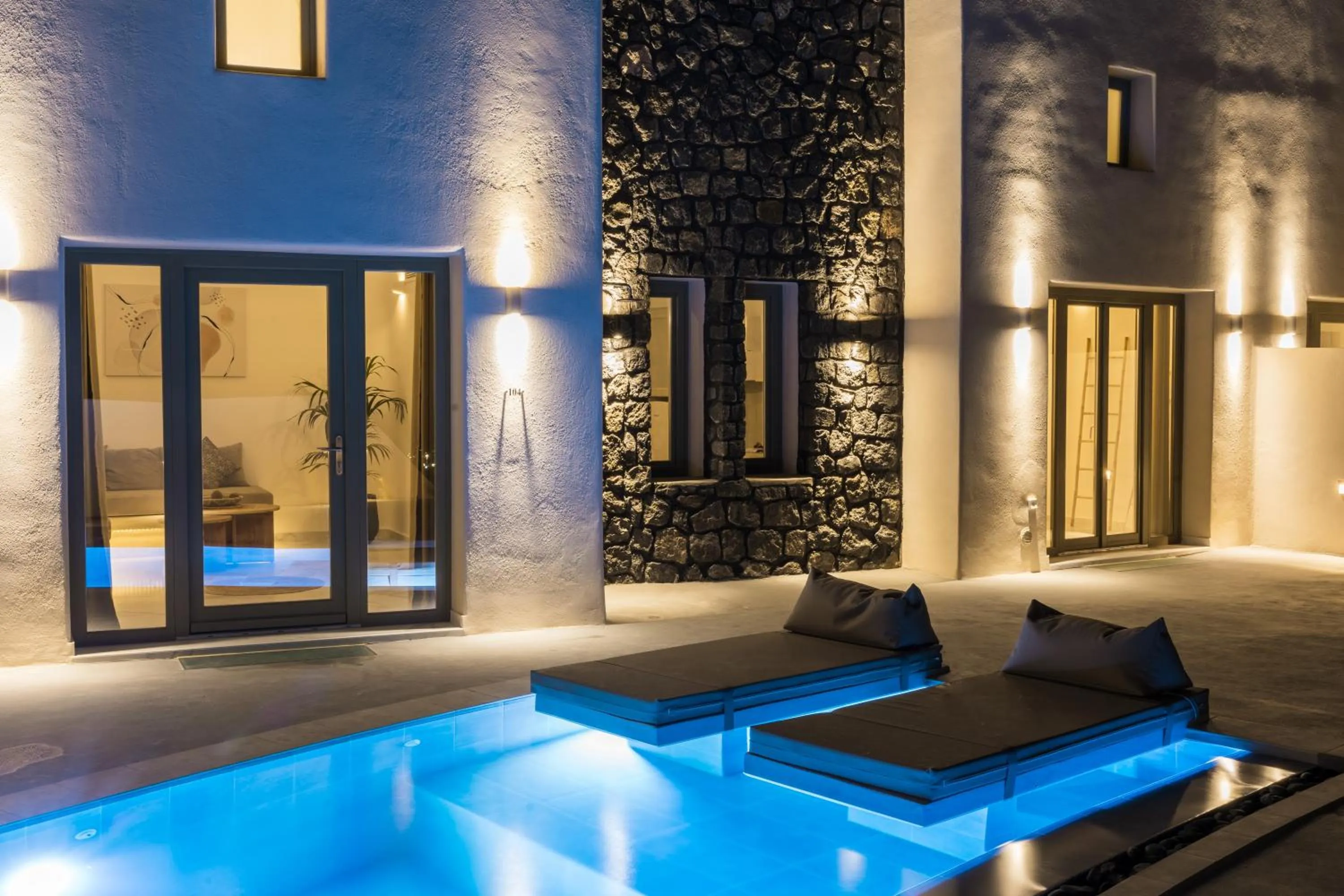 Night in Lavadoze Luxury Suites