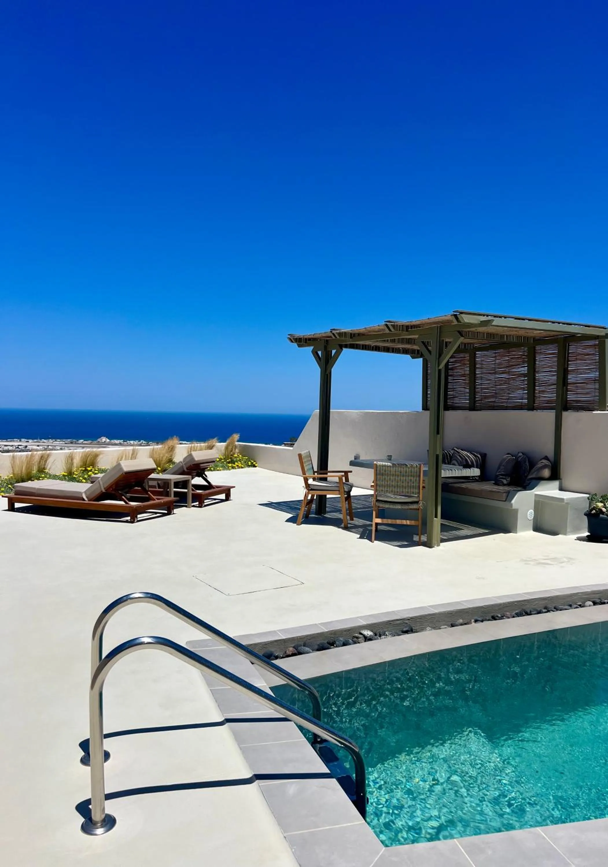 Lavadoze Luxury Suites