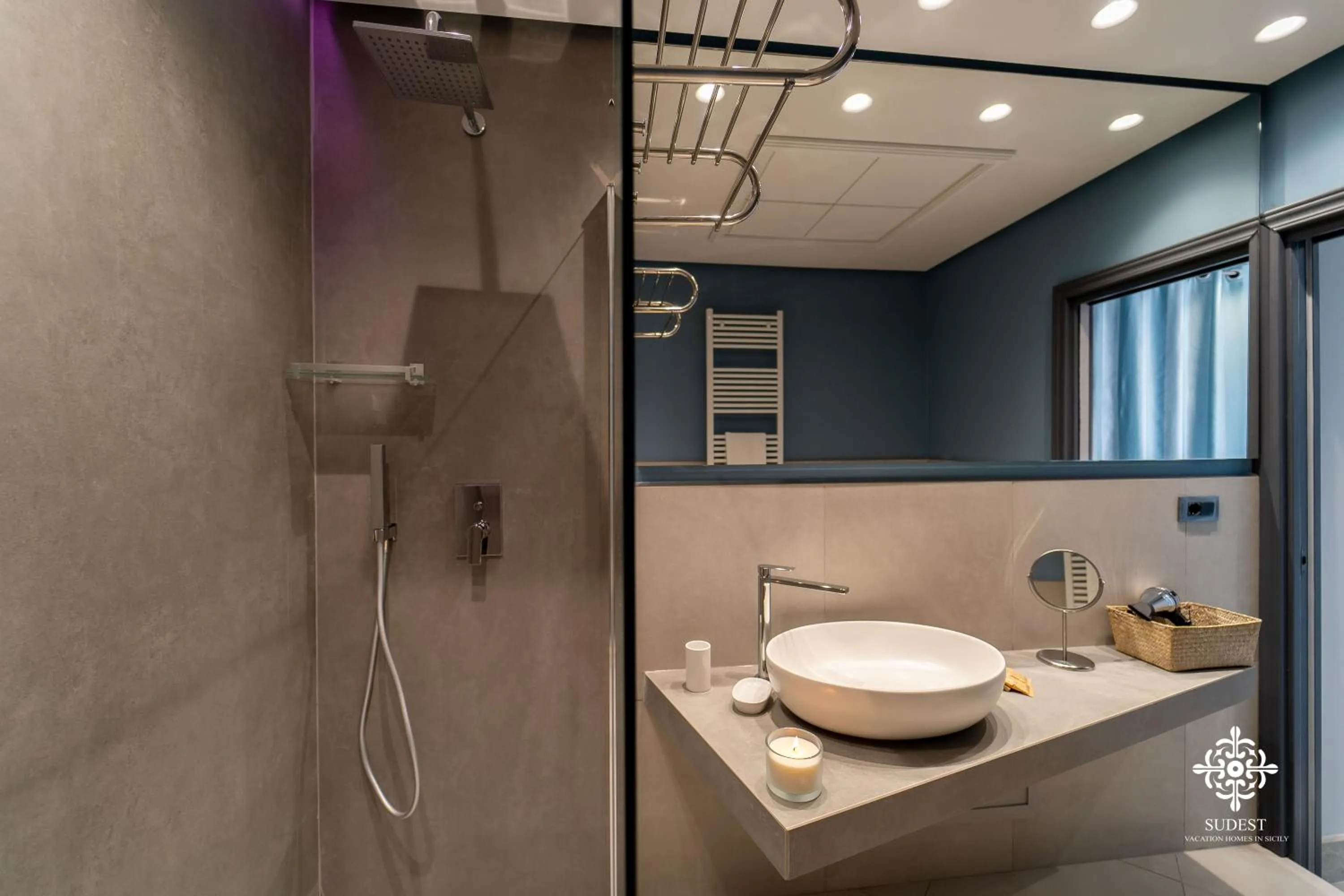 Shower in Matteotti Luxury Residence