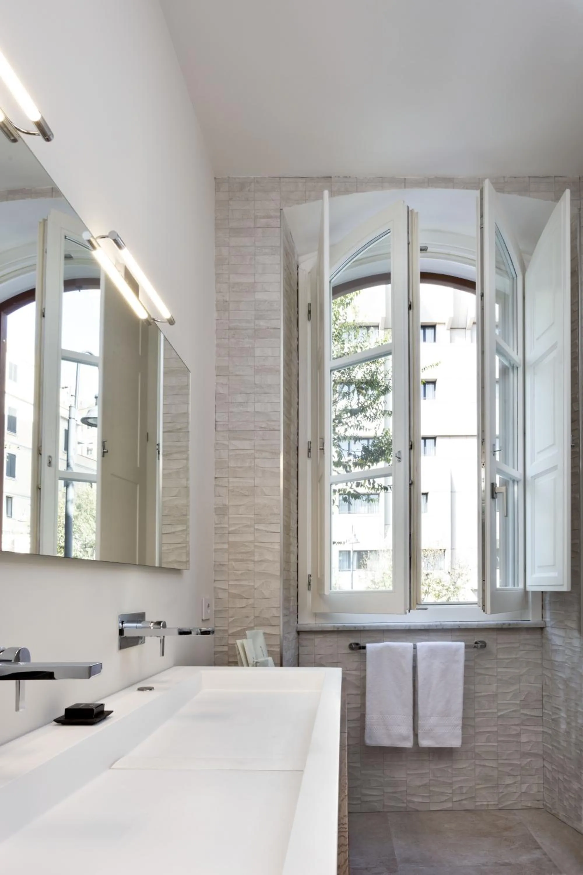 Bathroom in Casa Clàt - Boutique Hotel