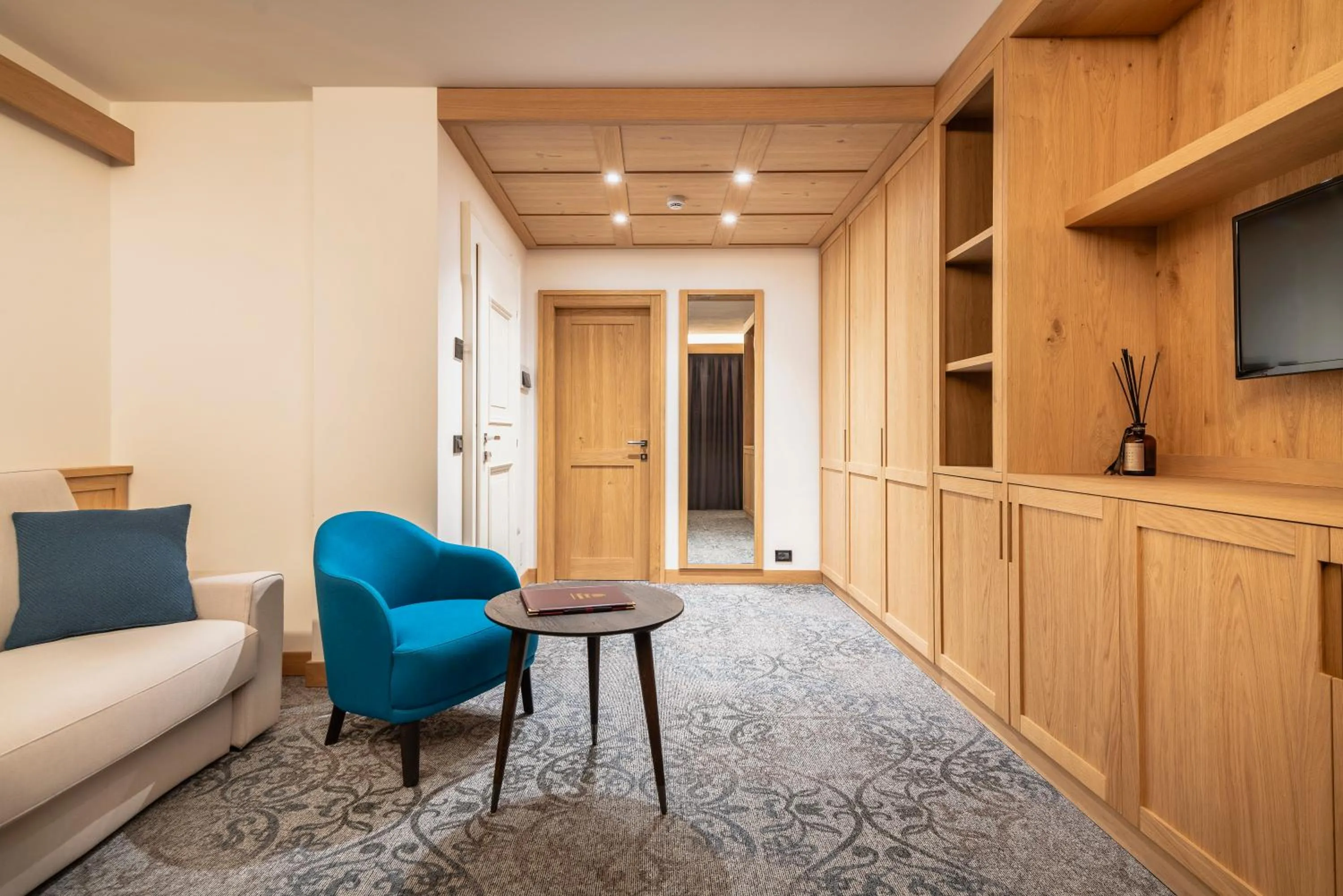 TV and multimedia in Hotel Lajadira & Spa