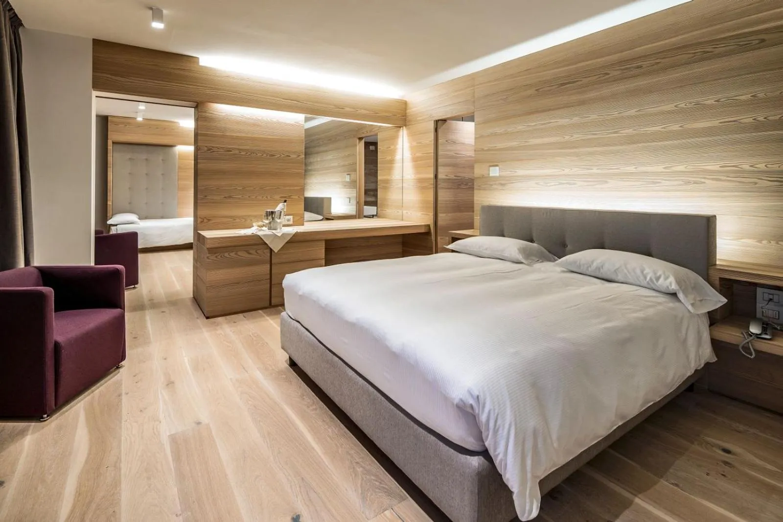 Kitchen or kitchenette, Bed in Hotel Lajadira & Spa