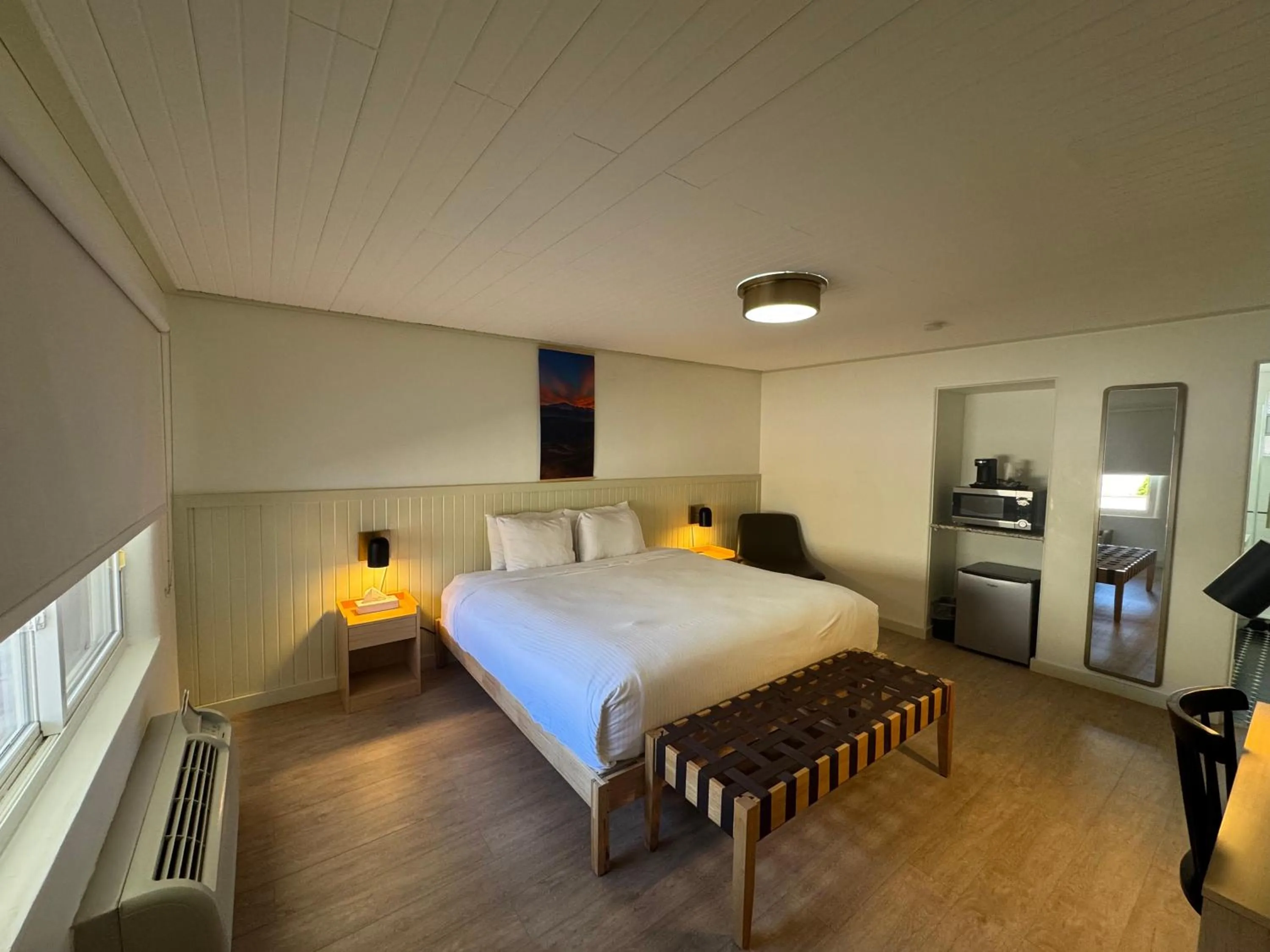 Bed in Pikes Peak Inn