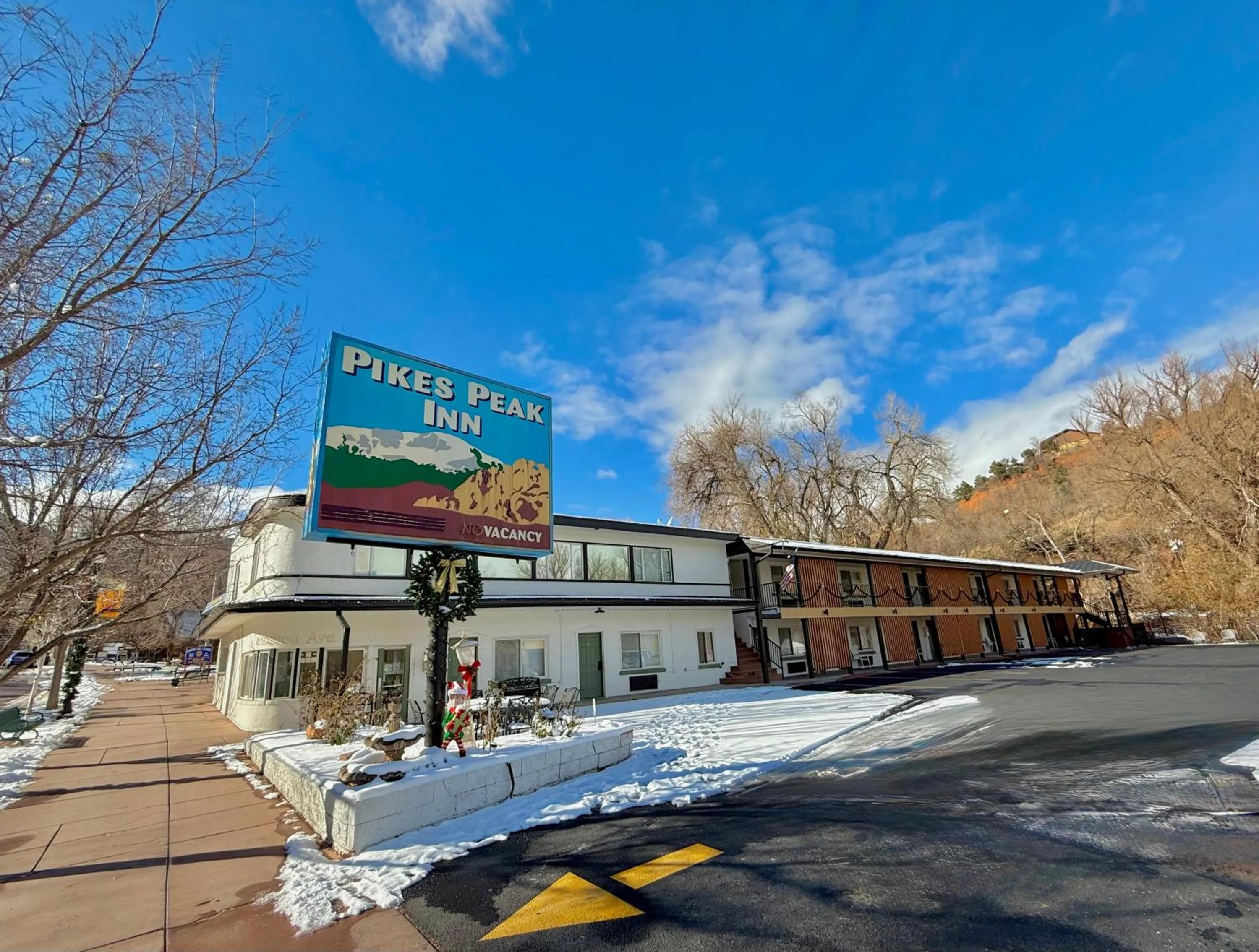Pikes Peak Inn