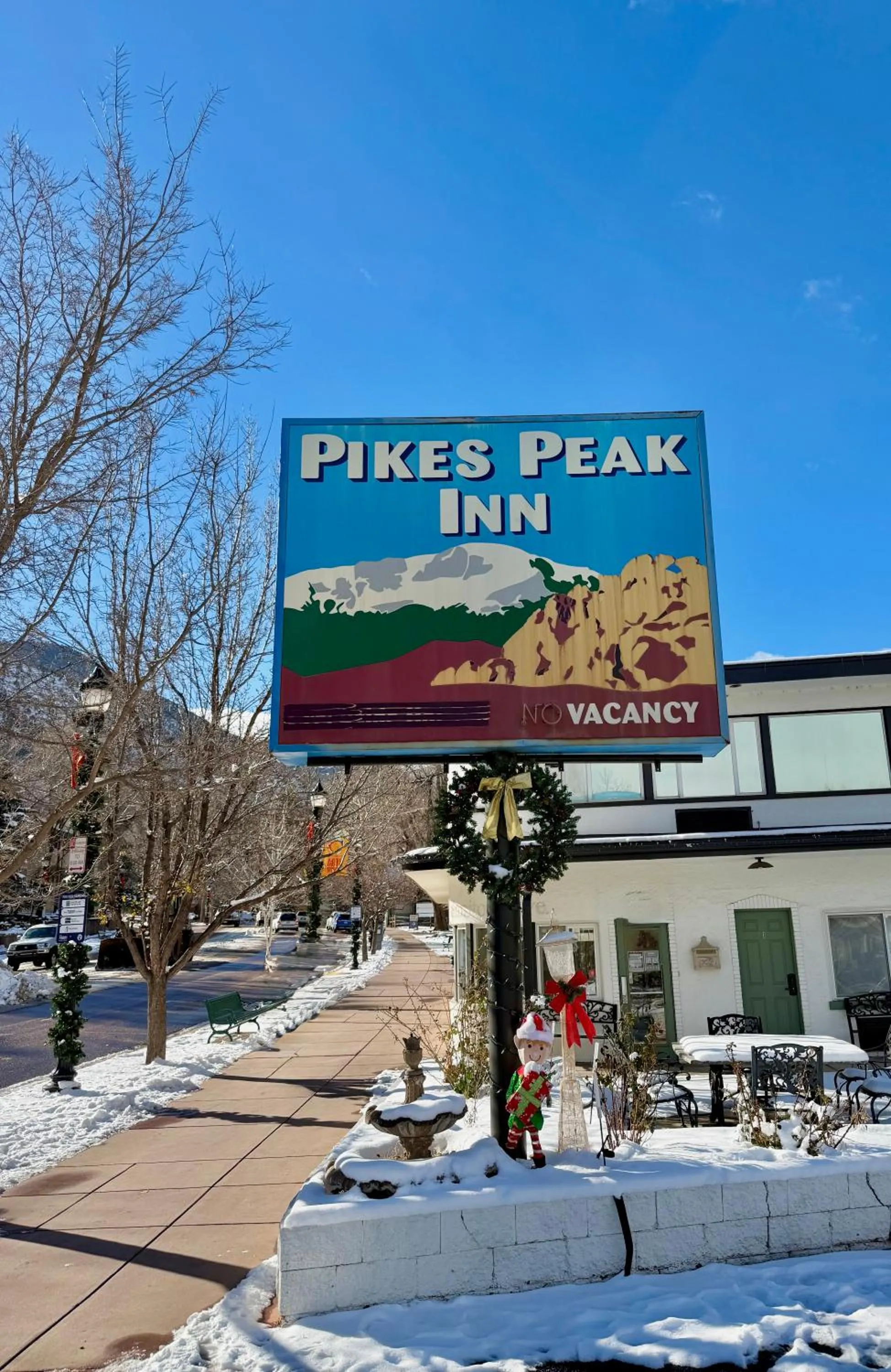 Pikes Peak Inn