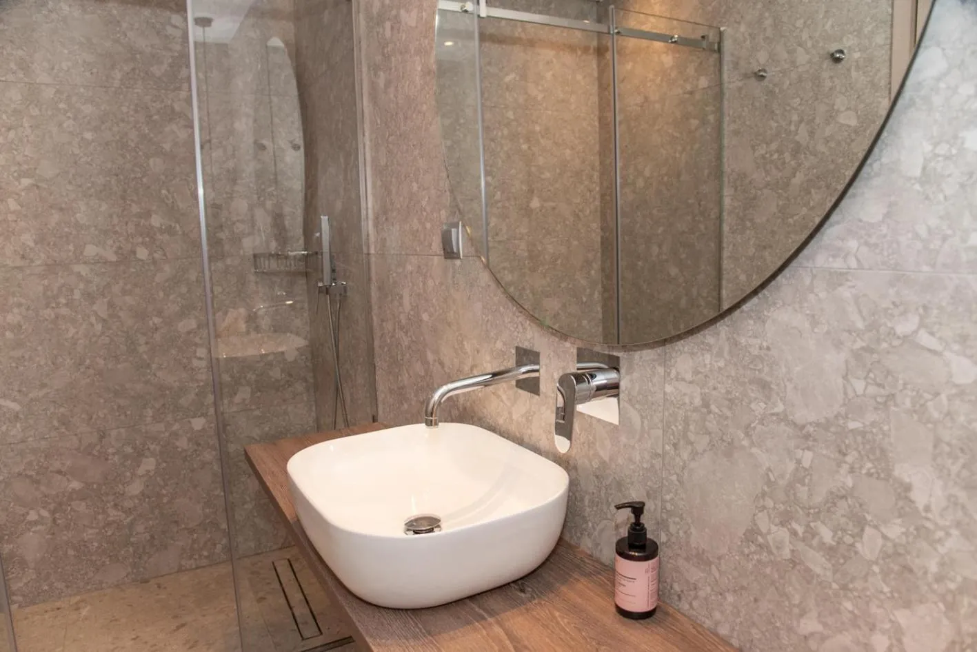 Kaiser Luxury Suites