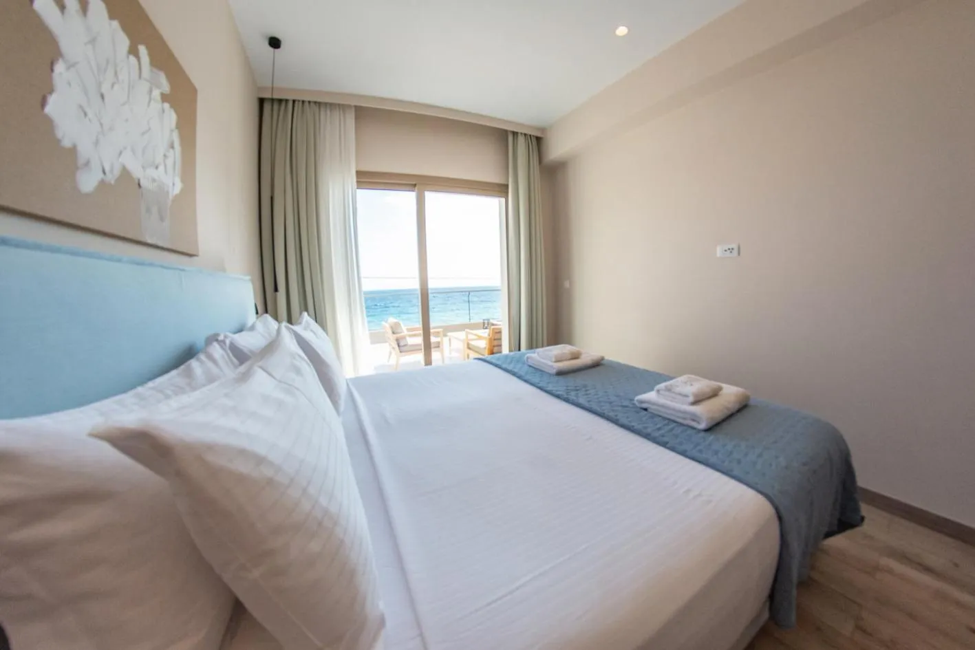 Bed in Kaiser Luxury Suites