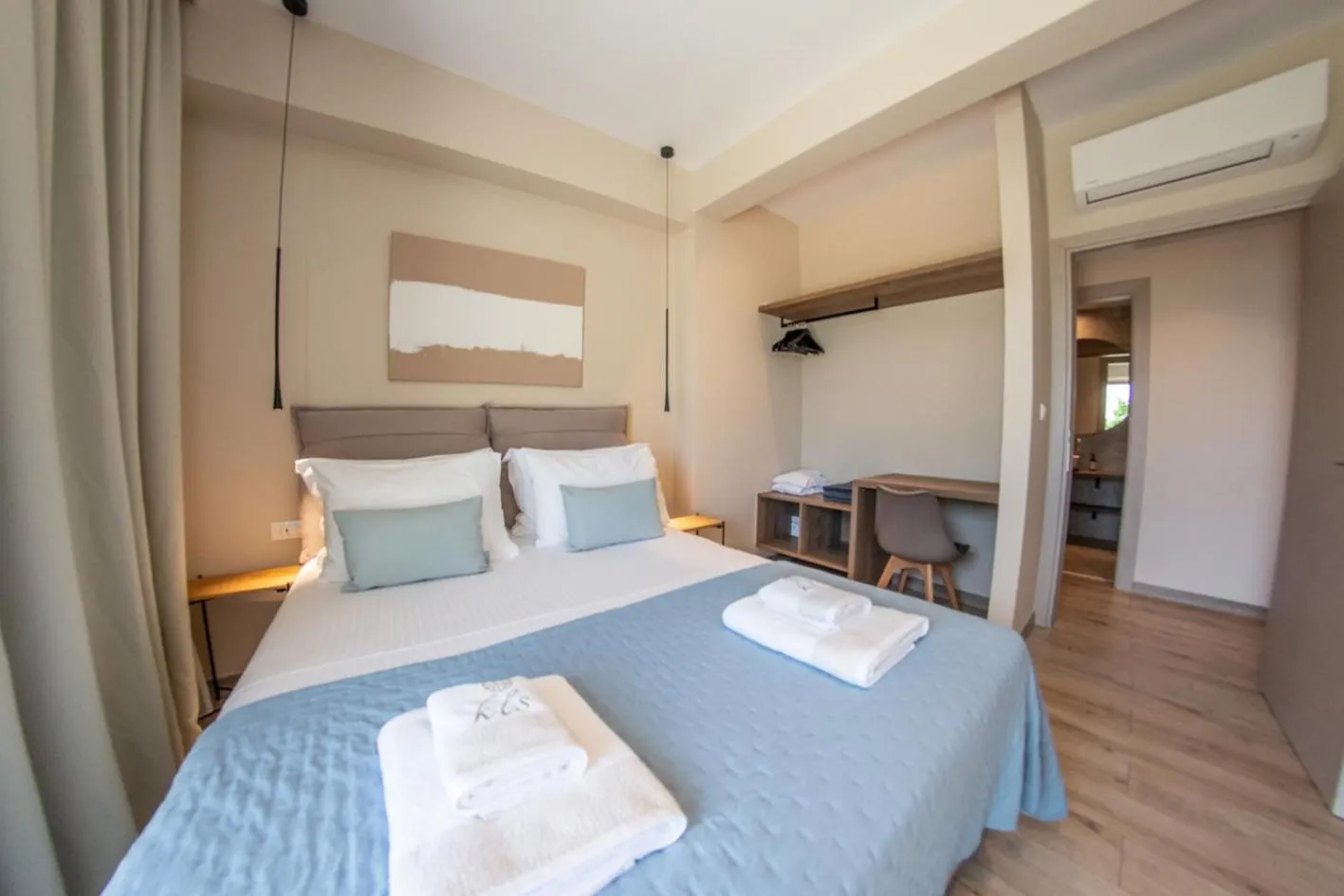 Bed in Kaiser Luxury Suites