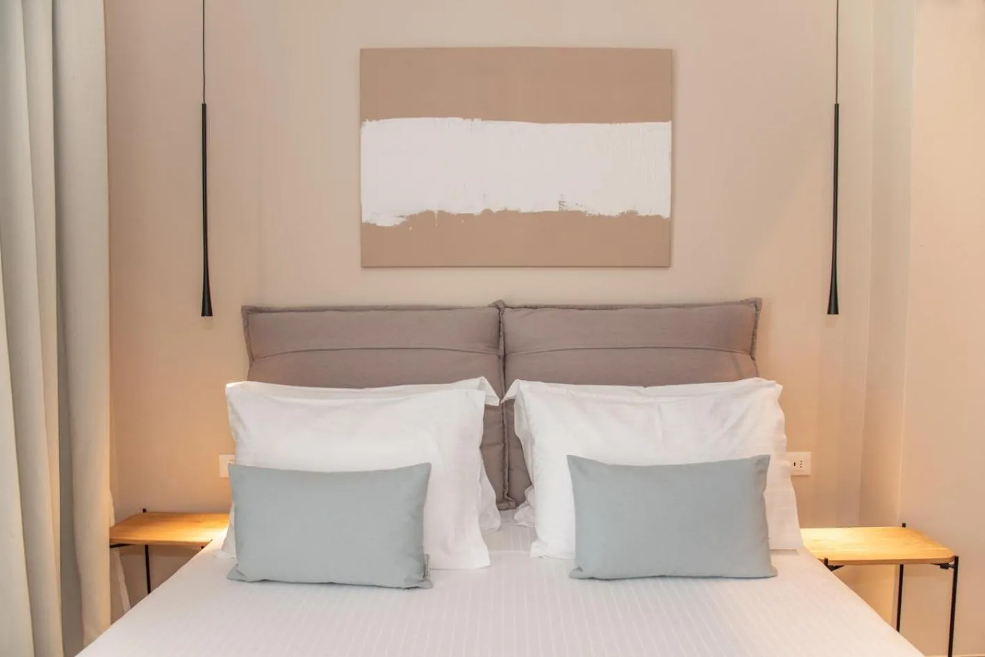 Bed in Kaiser Luxury Suites