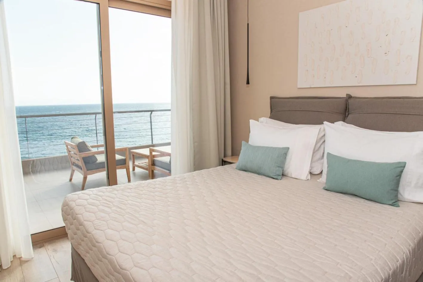 Bed in Kaiser Luxury Suites