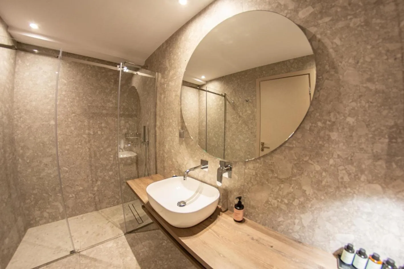 Kaiser Luxury Suites