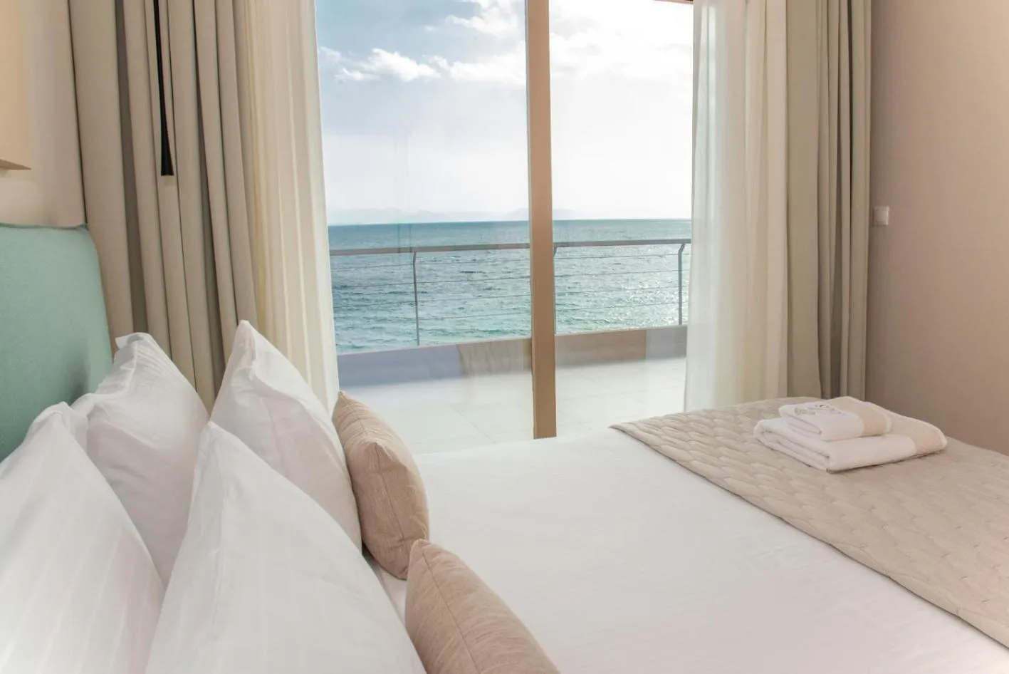 Bed in Kaiser Luxury Suites