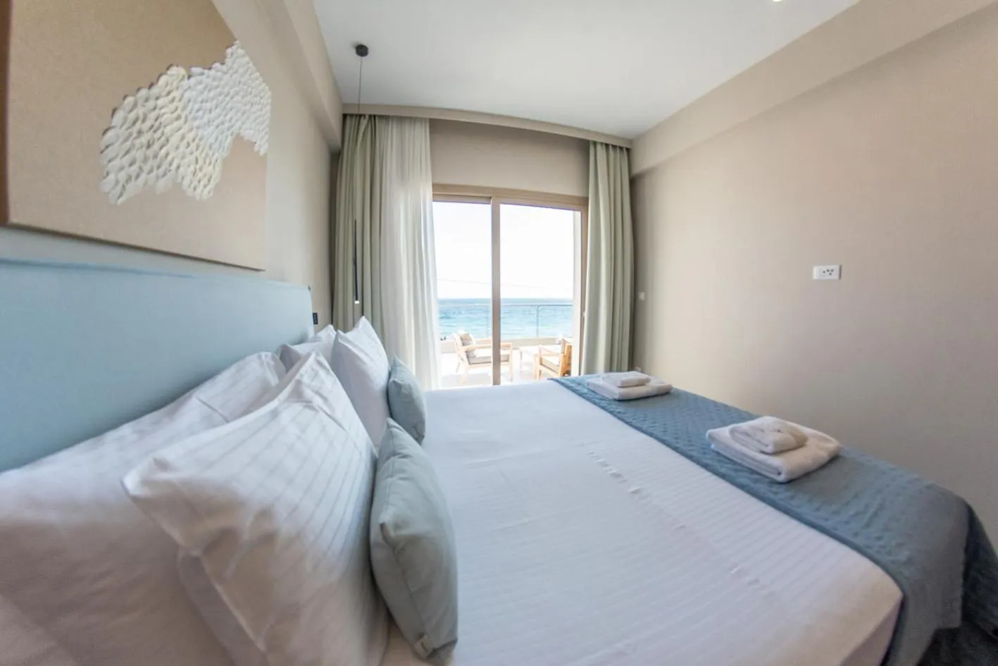 Bed in Kaiser Luxury Suites