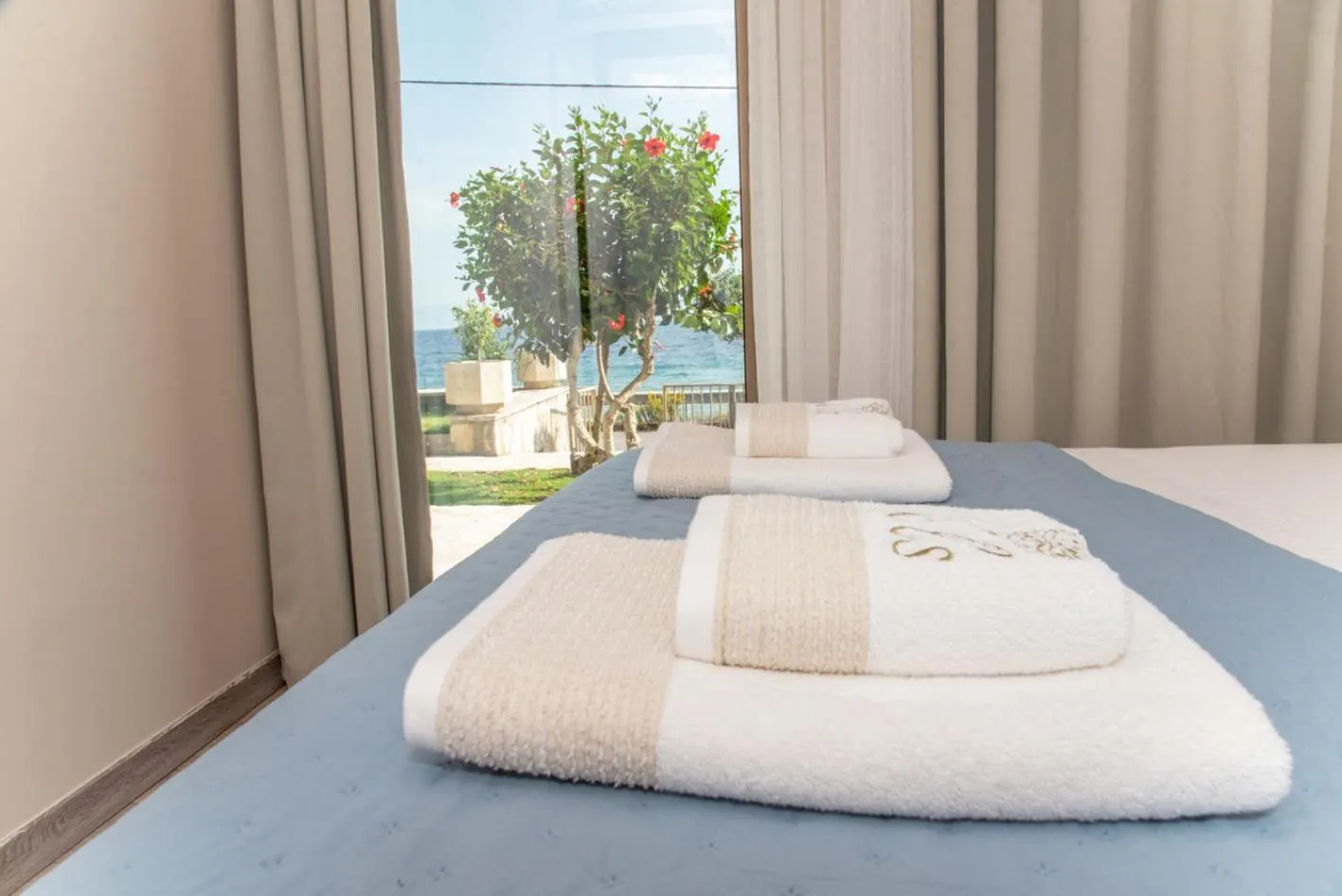 Bed in Kaiser Luxury Suites