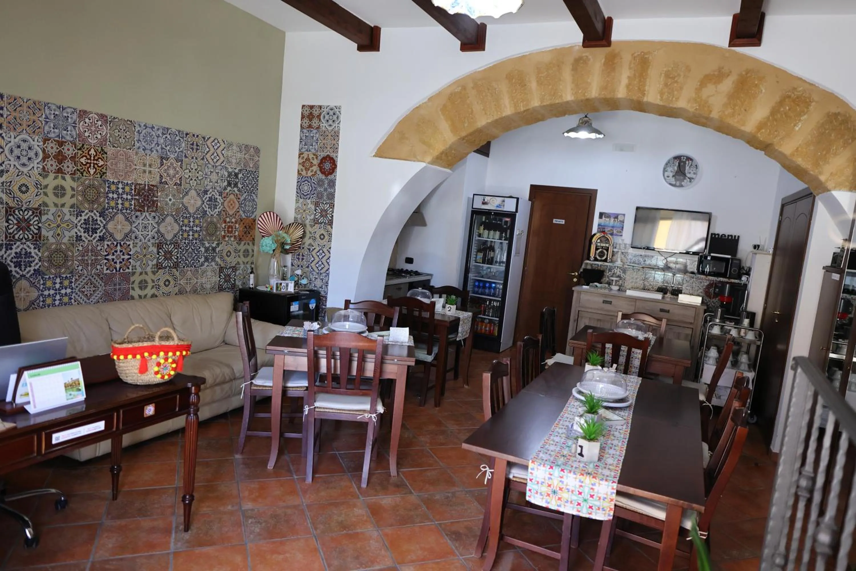 Communal lounge/ TV room in Rabatè