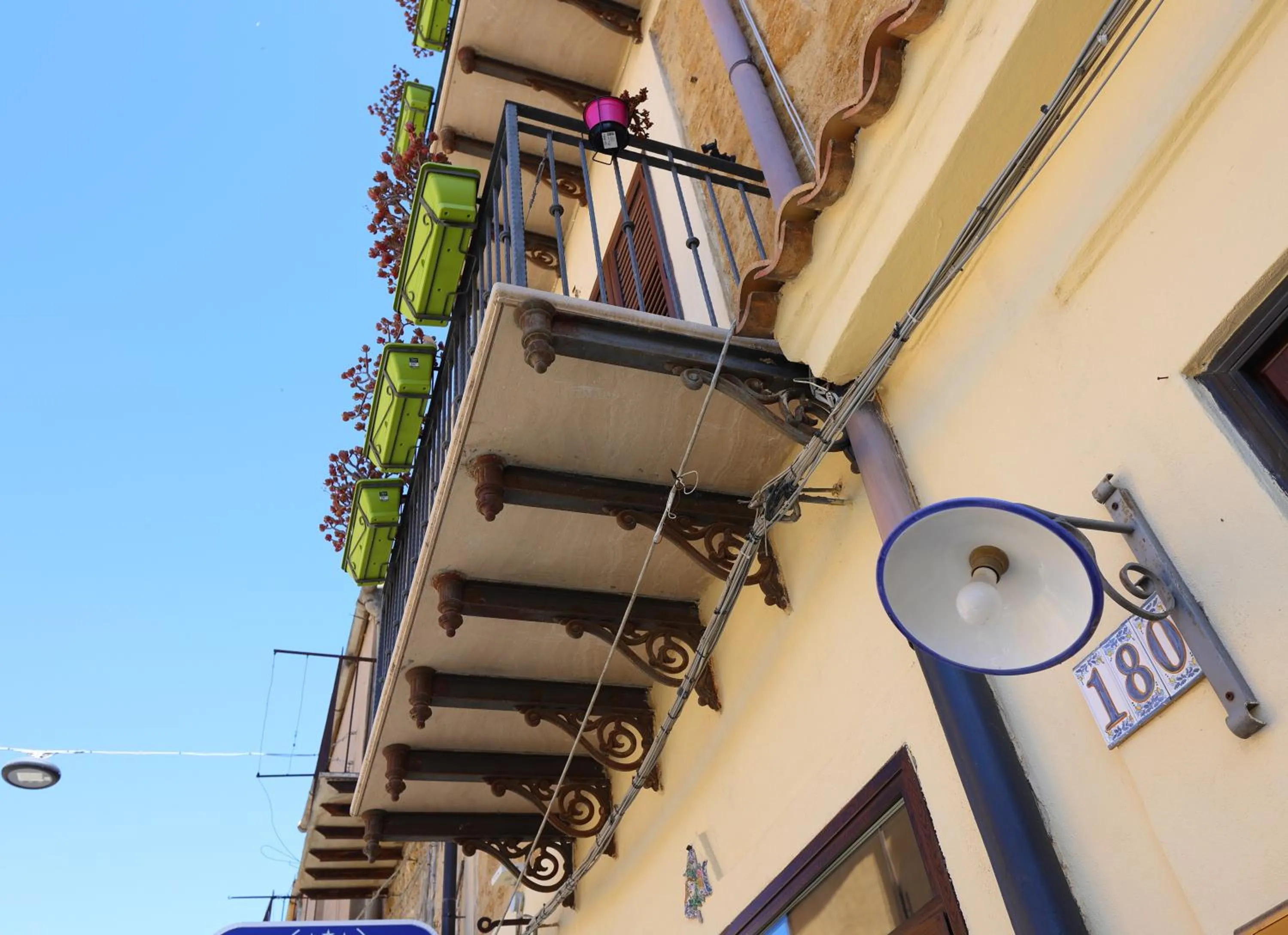 Property building in Rabatè