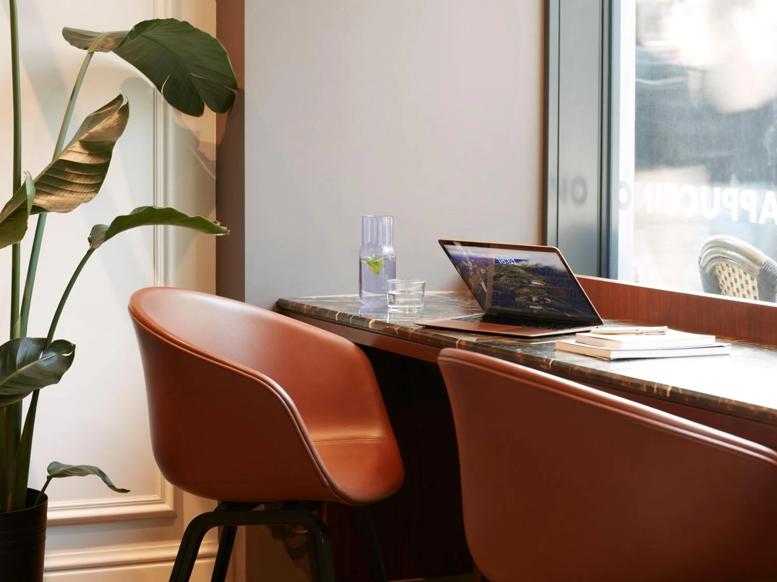 Dining area in Numa Berlin Savi