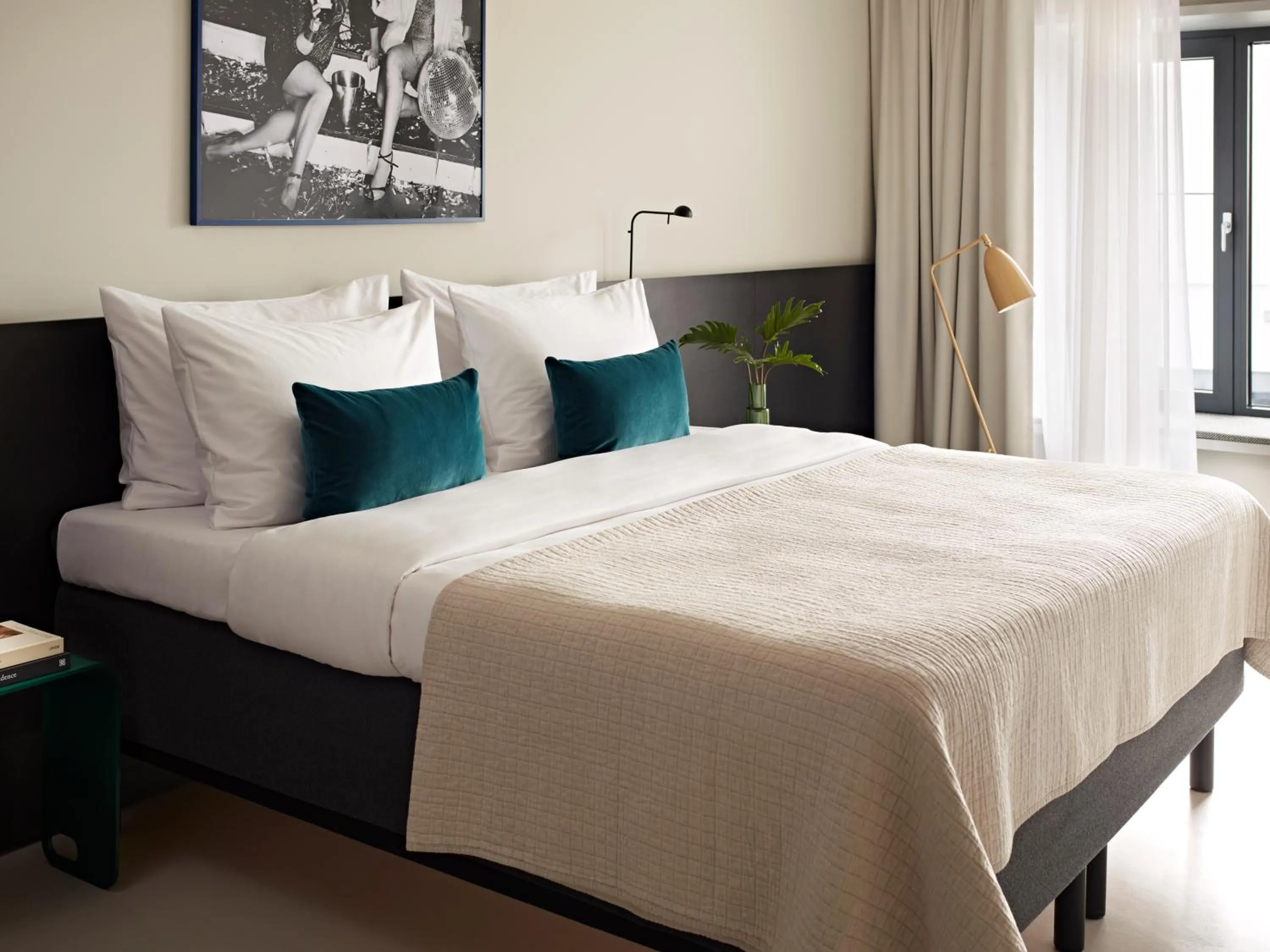 Property building, Bed in Numa Berlin Savi