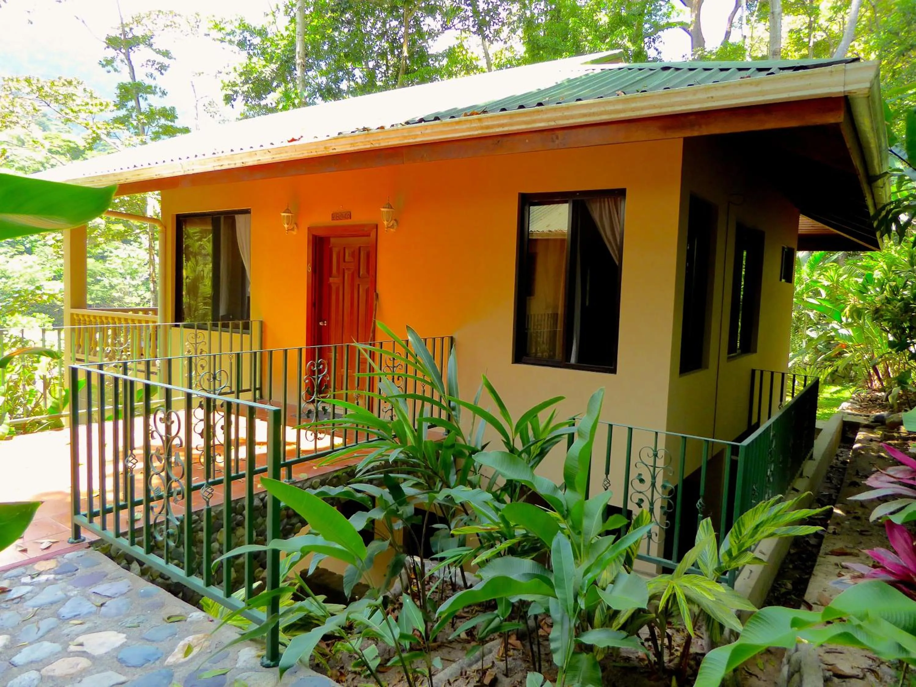 Facade/entrance in Villas Pico Bonito