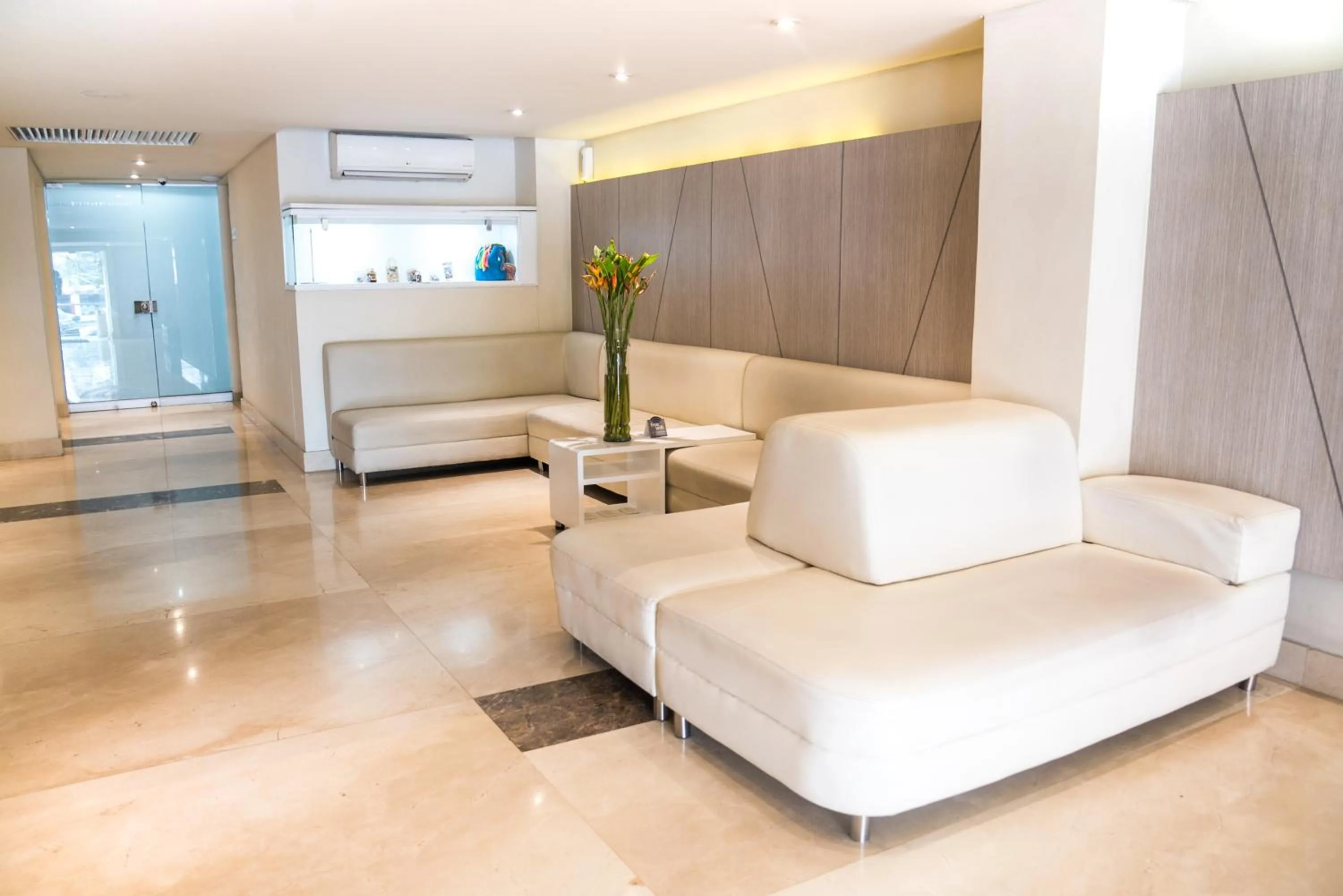 Lobby or reception in Hotel Toscana Plaza