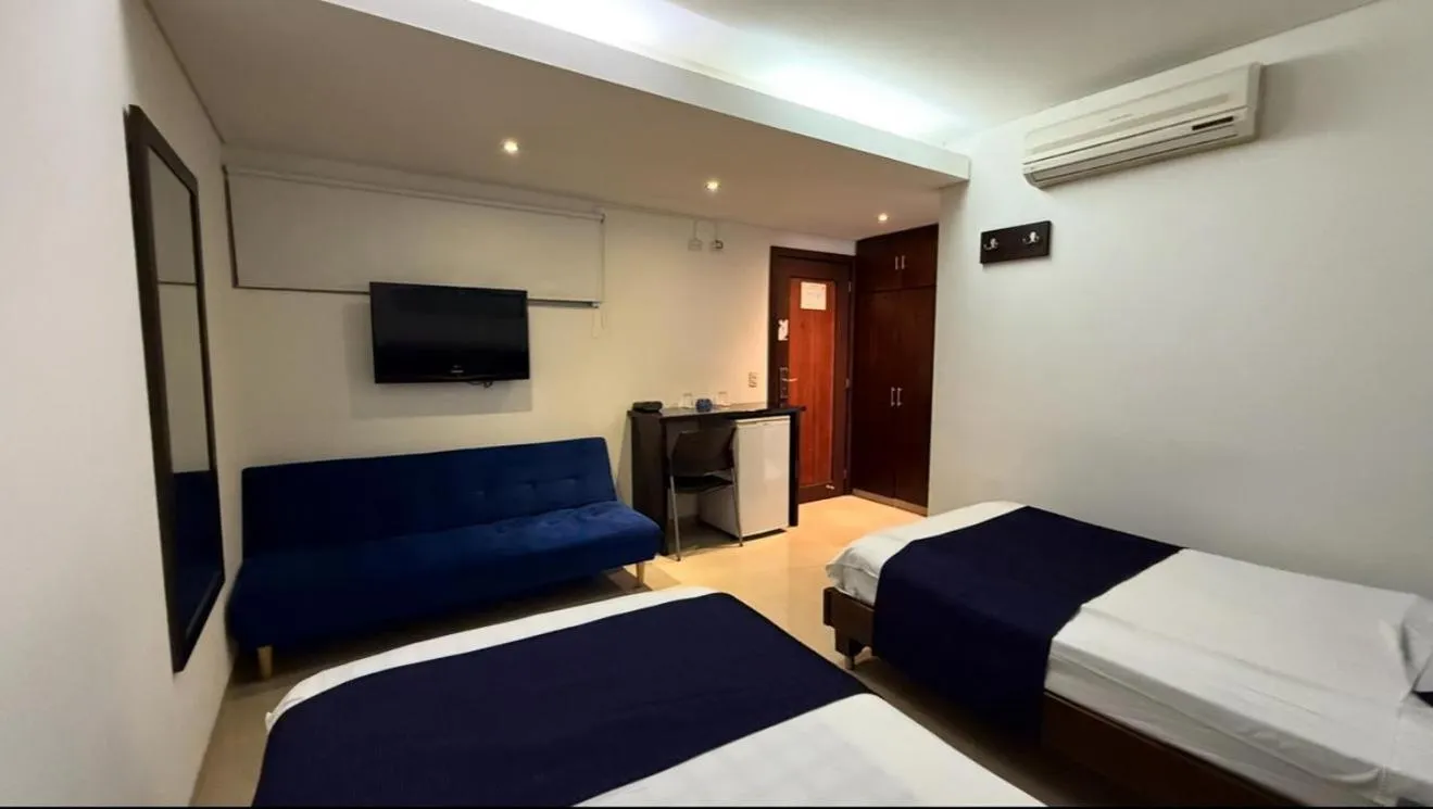 Photo of the whole room, Bed in Hotel Toscana Plaza