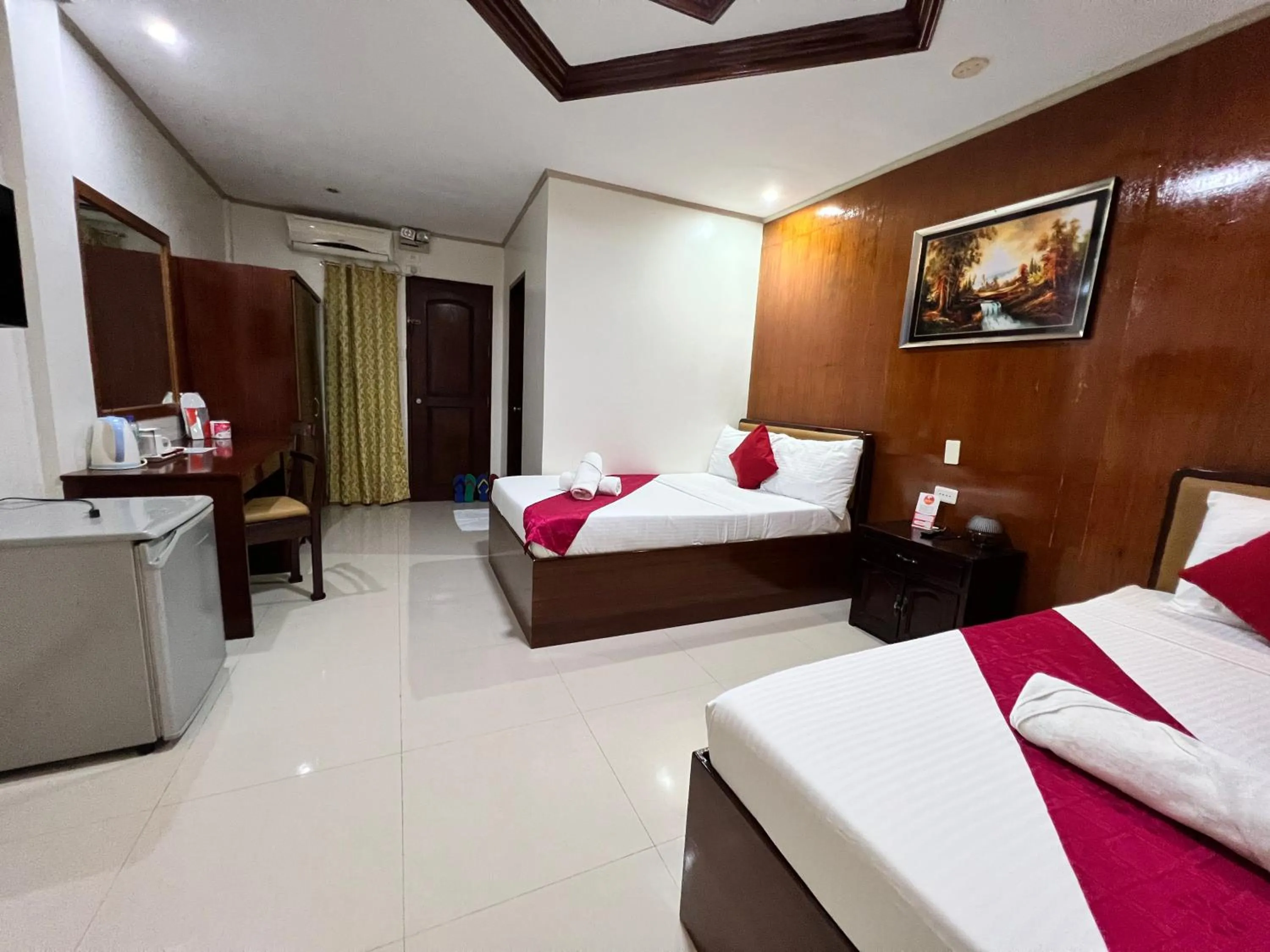 Photo of the whole room, Bed in Mariafe Inn