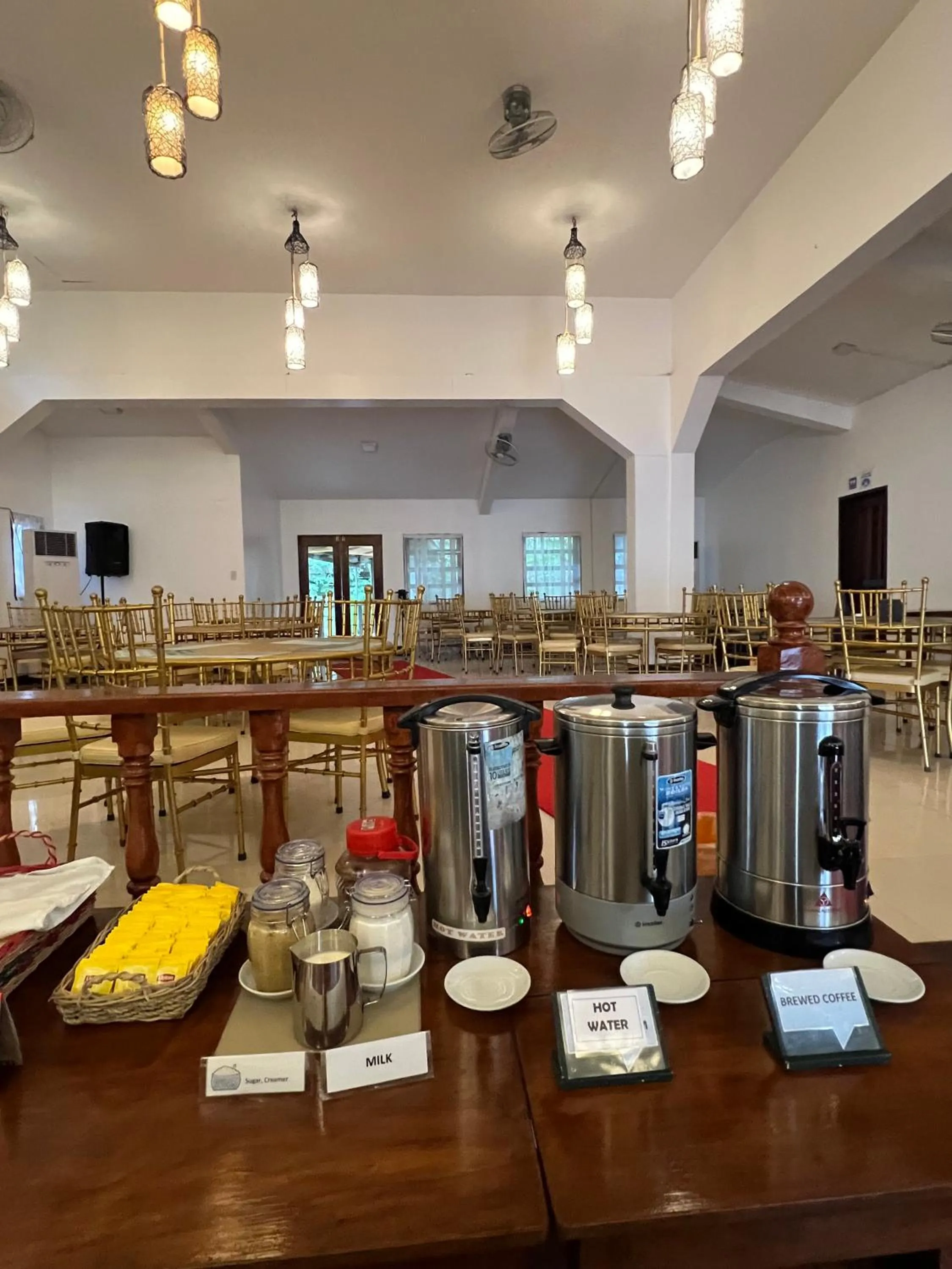 Restaurant/places to eat in Doublegem Beach Resort and Hotel