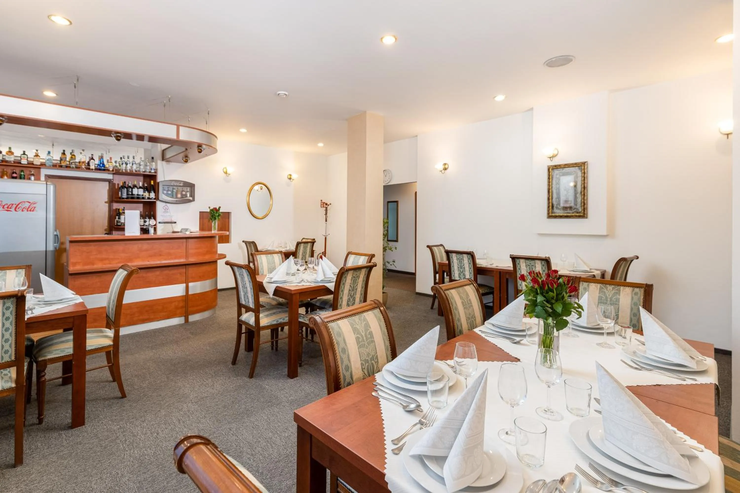 Restaurant/places to eat in Hotel Artur