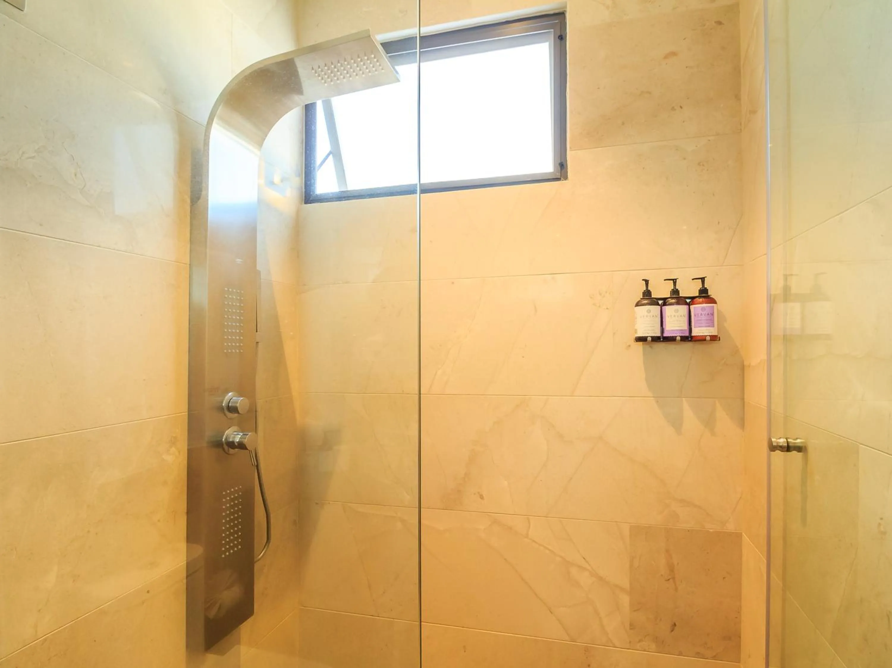 Bathroom in Tribu Sonata with pool