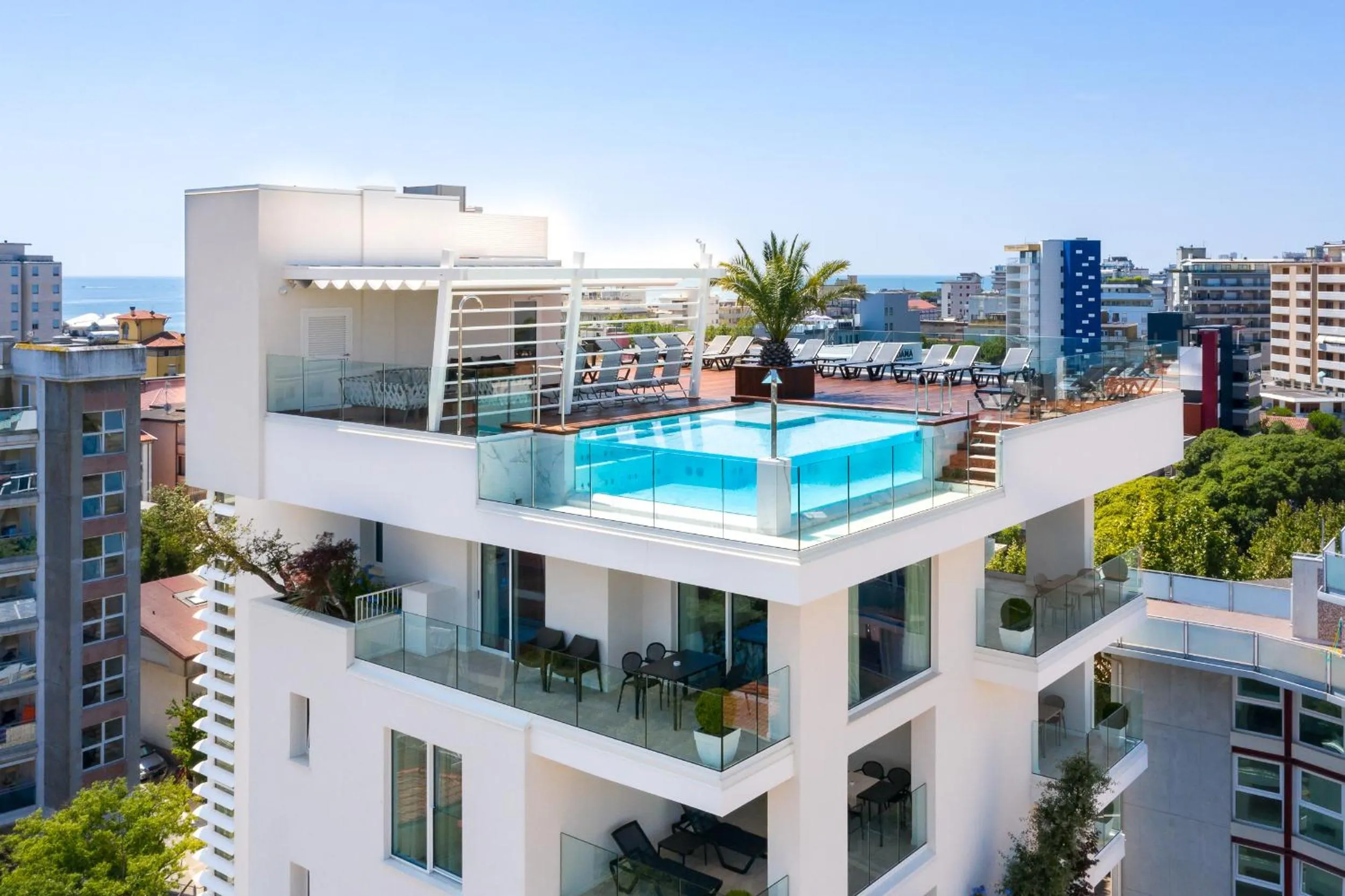 Swimming pool in Hotel Italia Palace