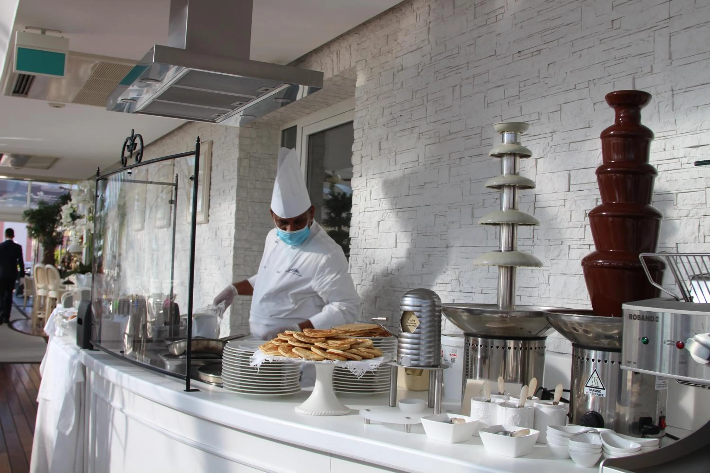 Buffet breakfast in Hotel Italia Palace