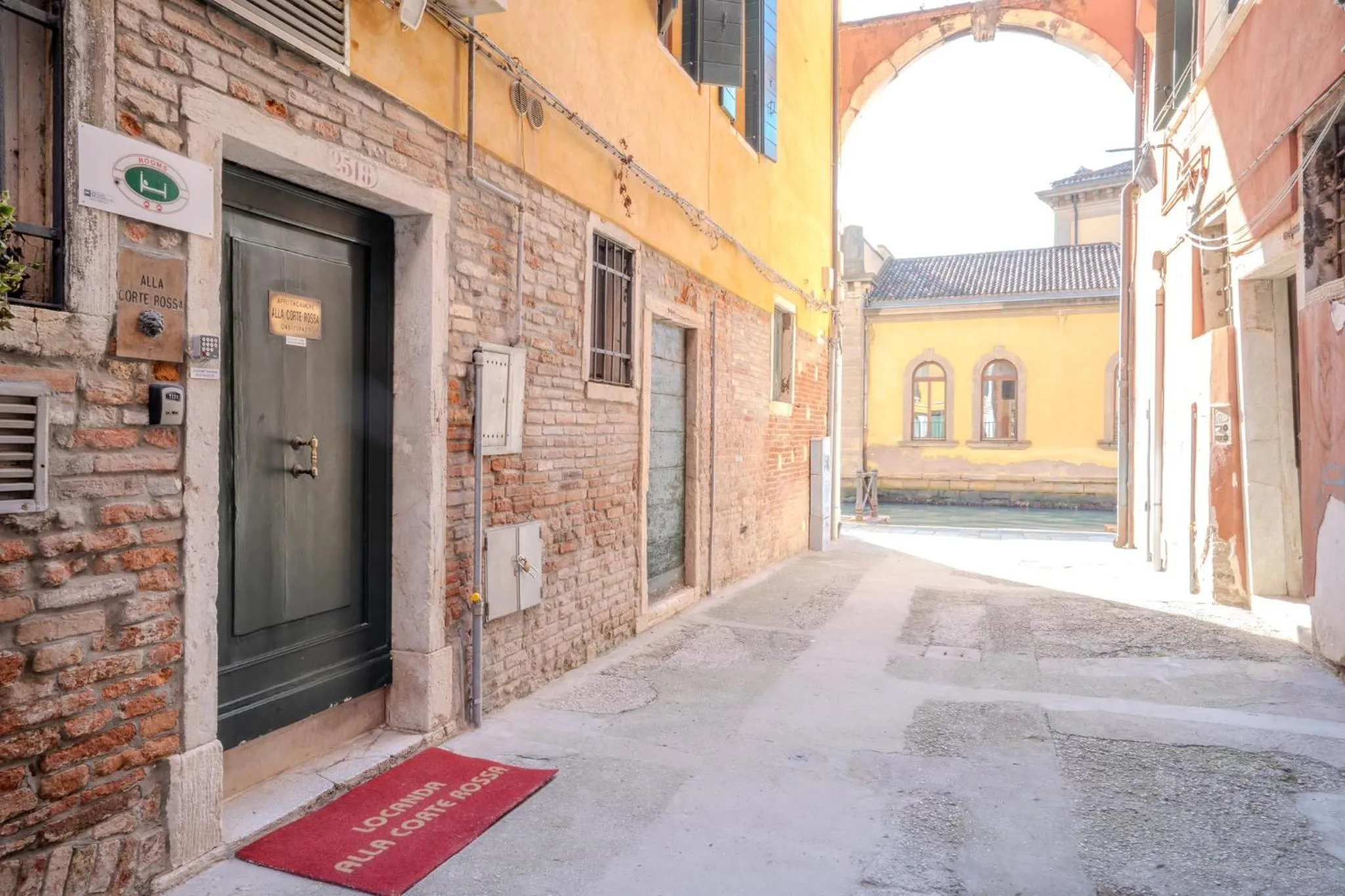 Property building in Alla Corte Rossa