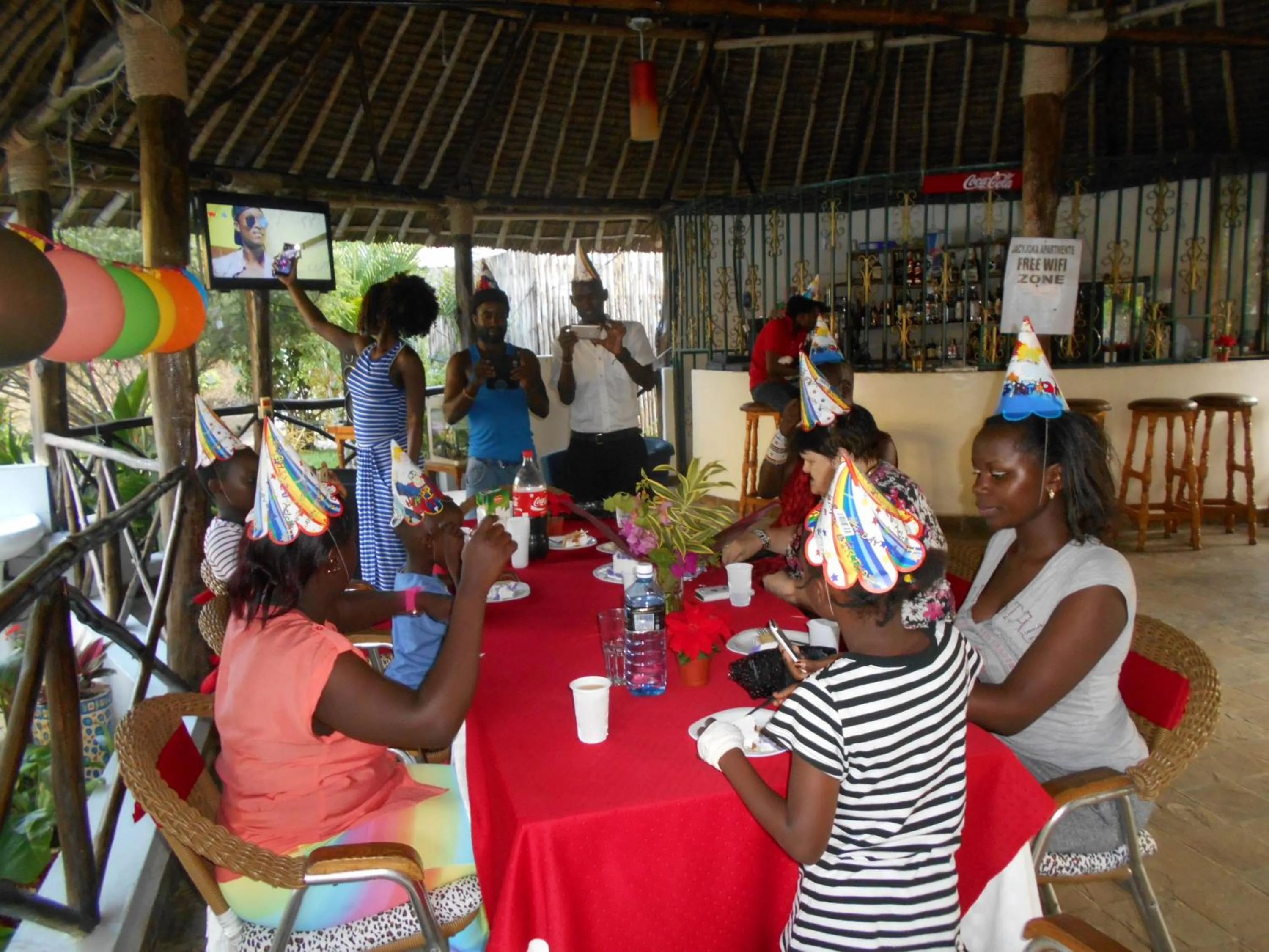 Restaurant/places to eat in Jacyjoka Apartments Nyali