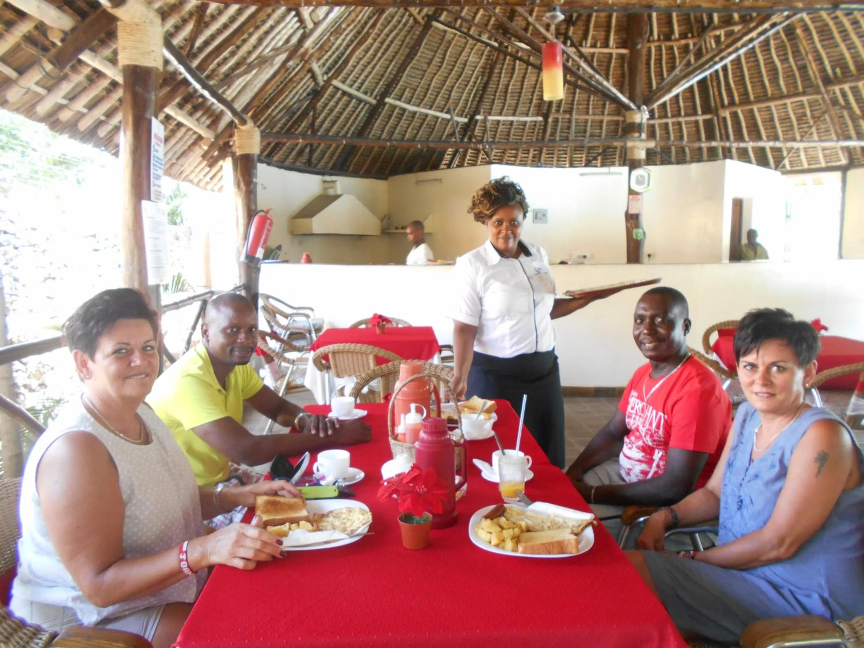 Restaurant/places to eat in Jacyjoka Apartments Nyali