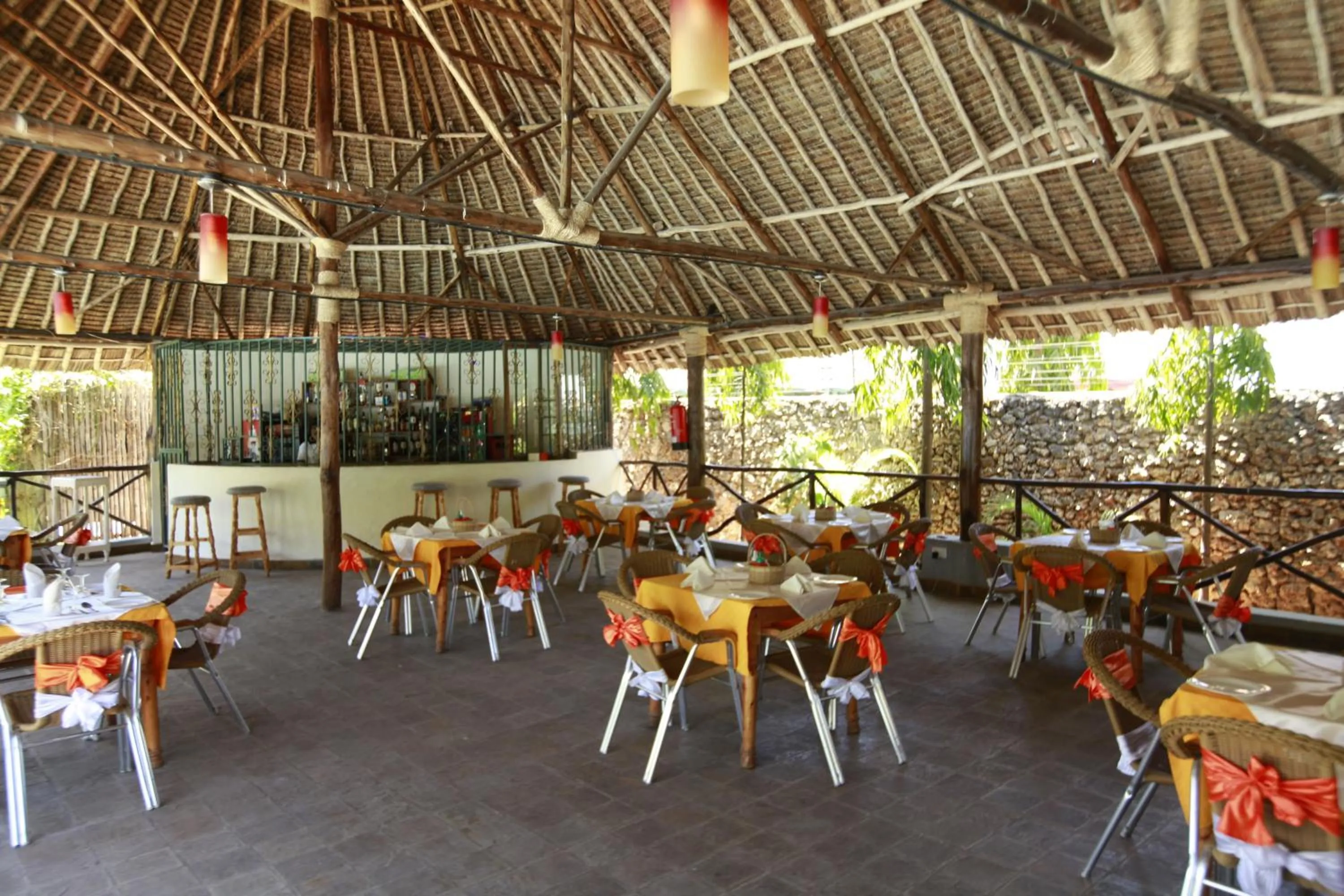 Restaurant/places to eat in Jacyjoka Apartments Nyali