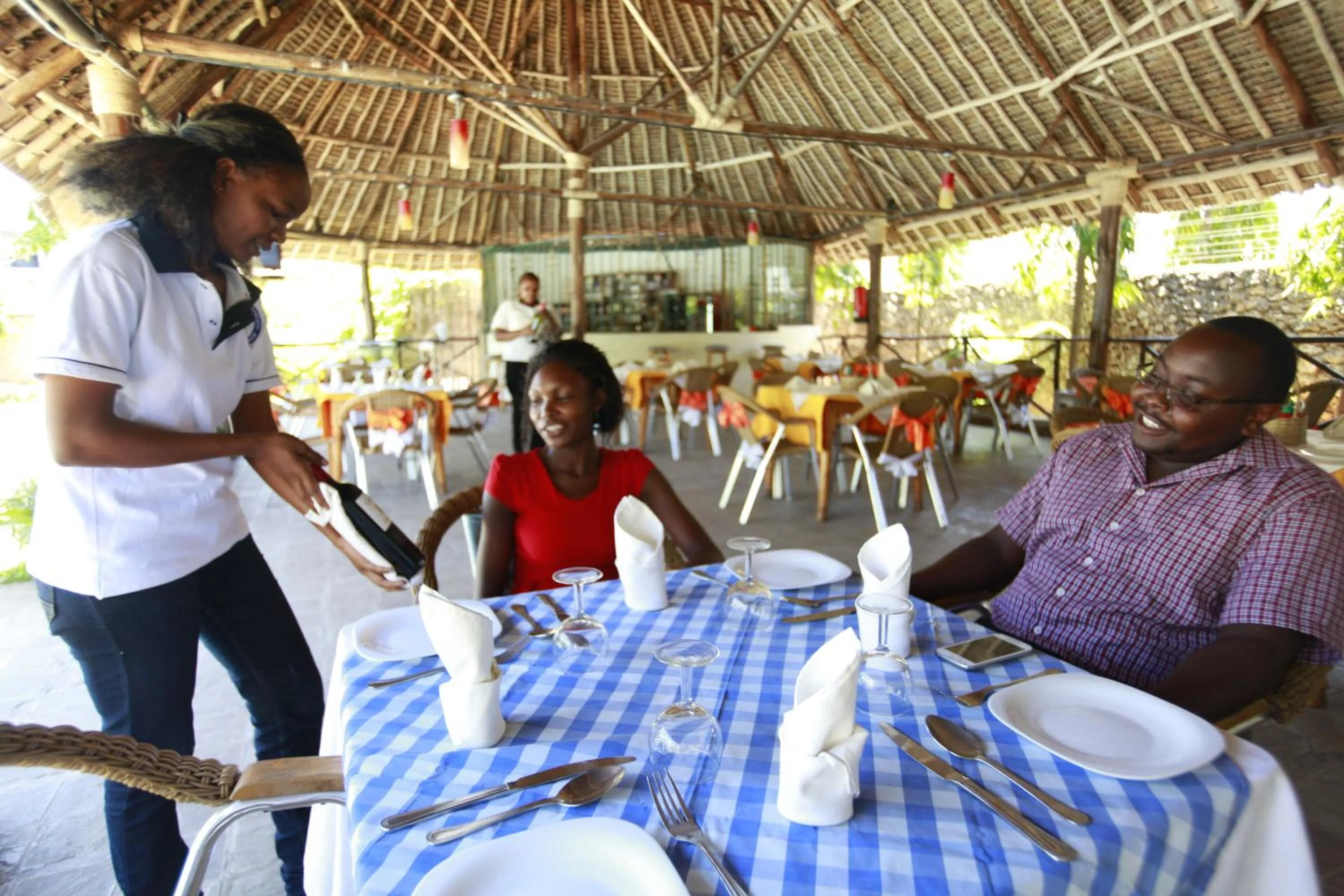 Restaurant/places to eat in Jacyjoka Apartments Nyali