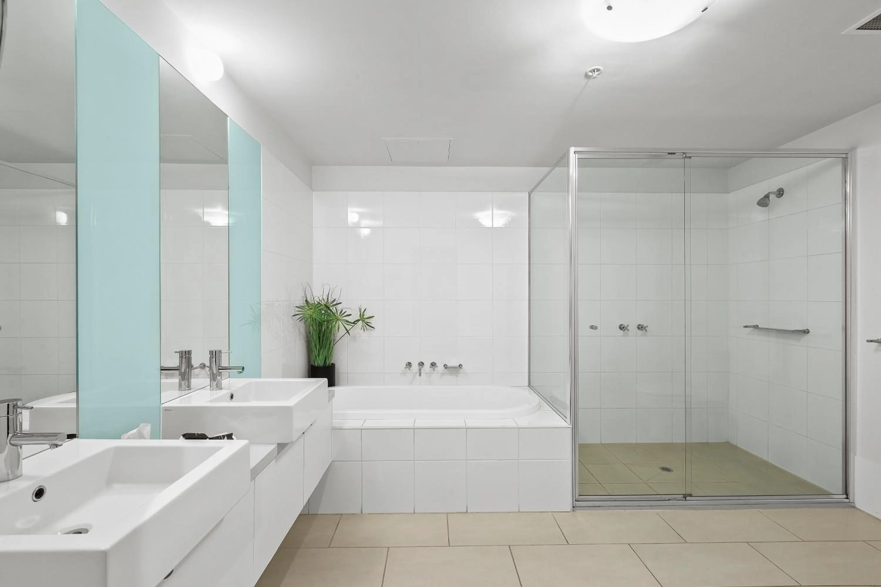 Shower in Melbourne Holiday Apartments Flinders Wharf