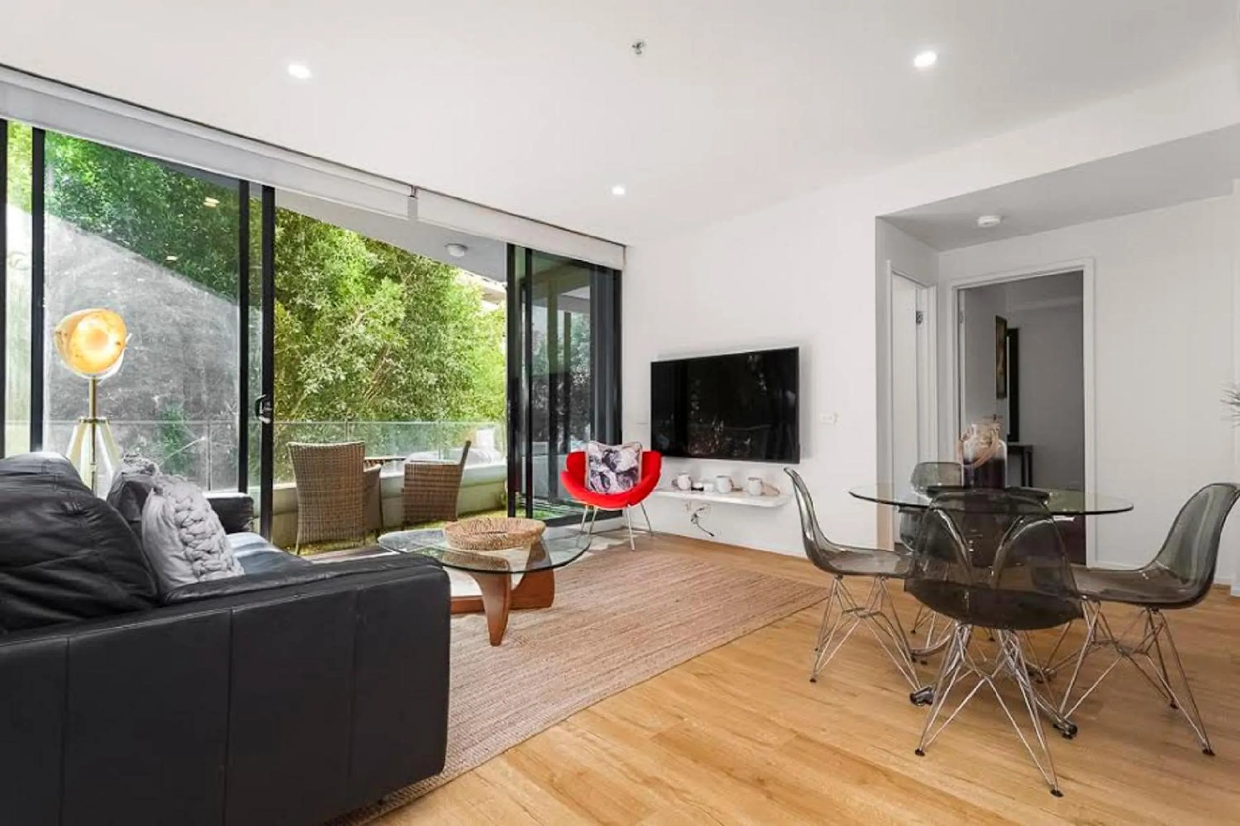 Living room in Melbourne Holiday Apartments Flinders Wharf