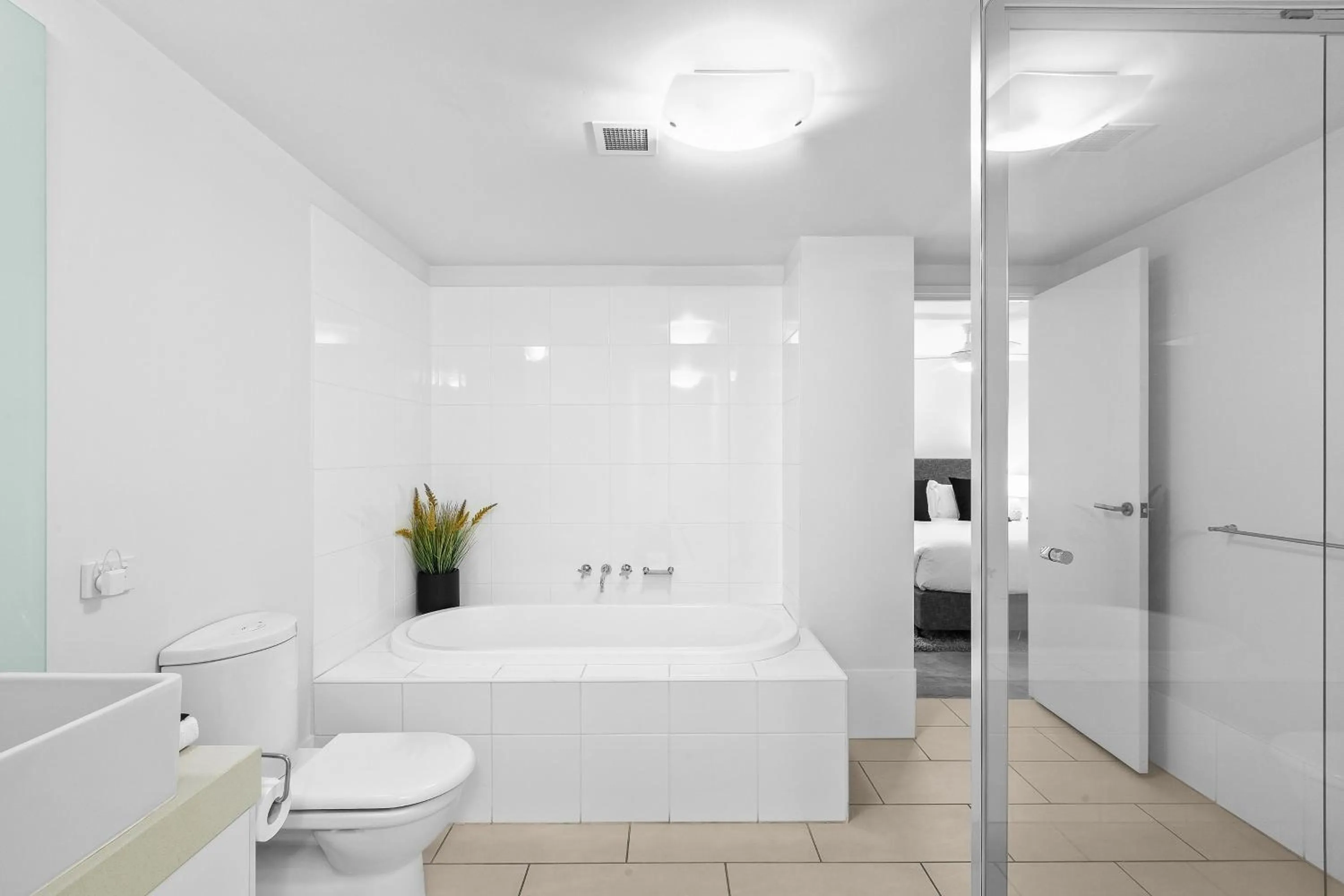 Shower in Melbourne Holiday Apartments Flinders Wharf