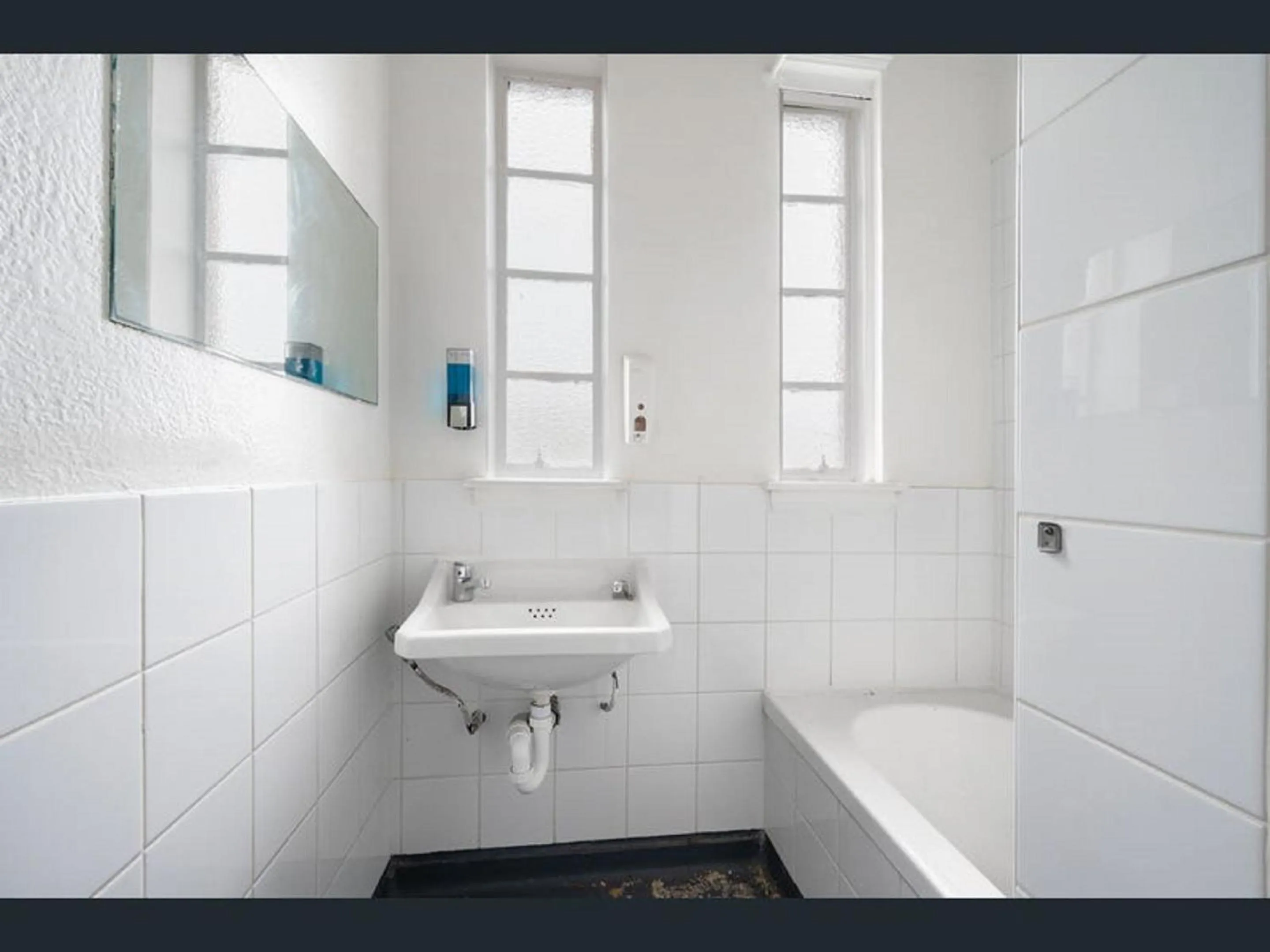 Bathroom in Richmond Private Rooms - 151 Hoddle Homestay