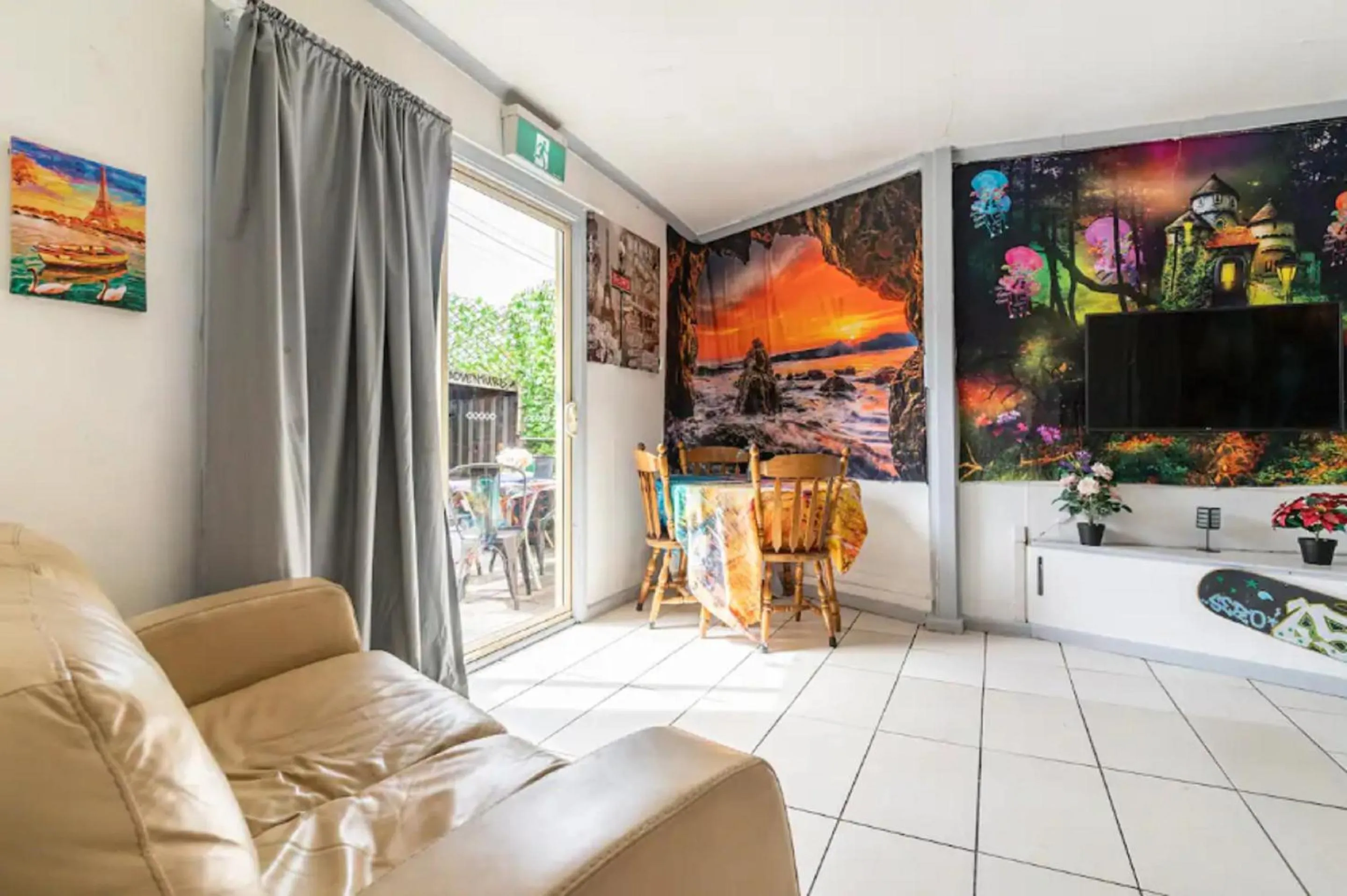 Living room in Richmond Private Rooms - 151 Hoddle Homestay