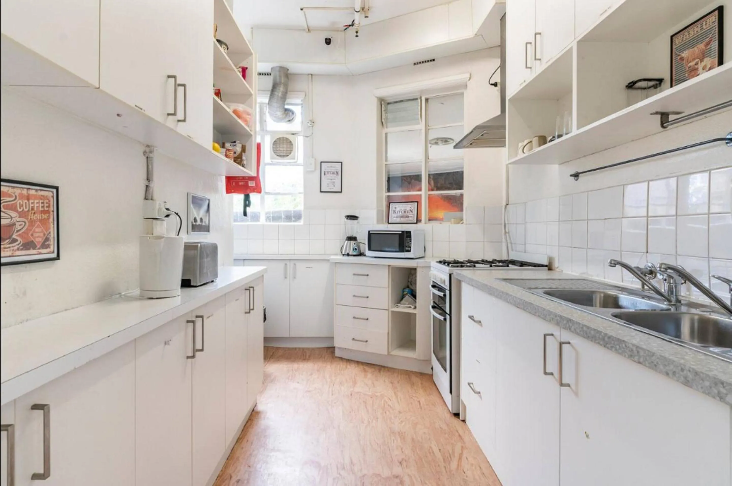 Communal kitchen in Richmond Private Rooms - 151 Hoddle Homestay