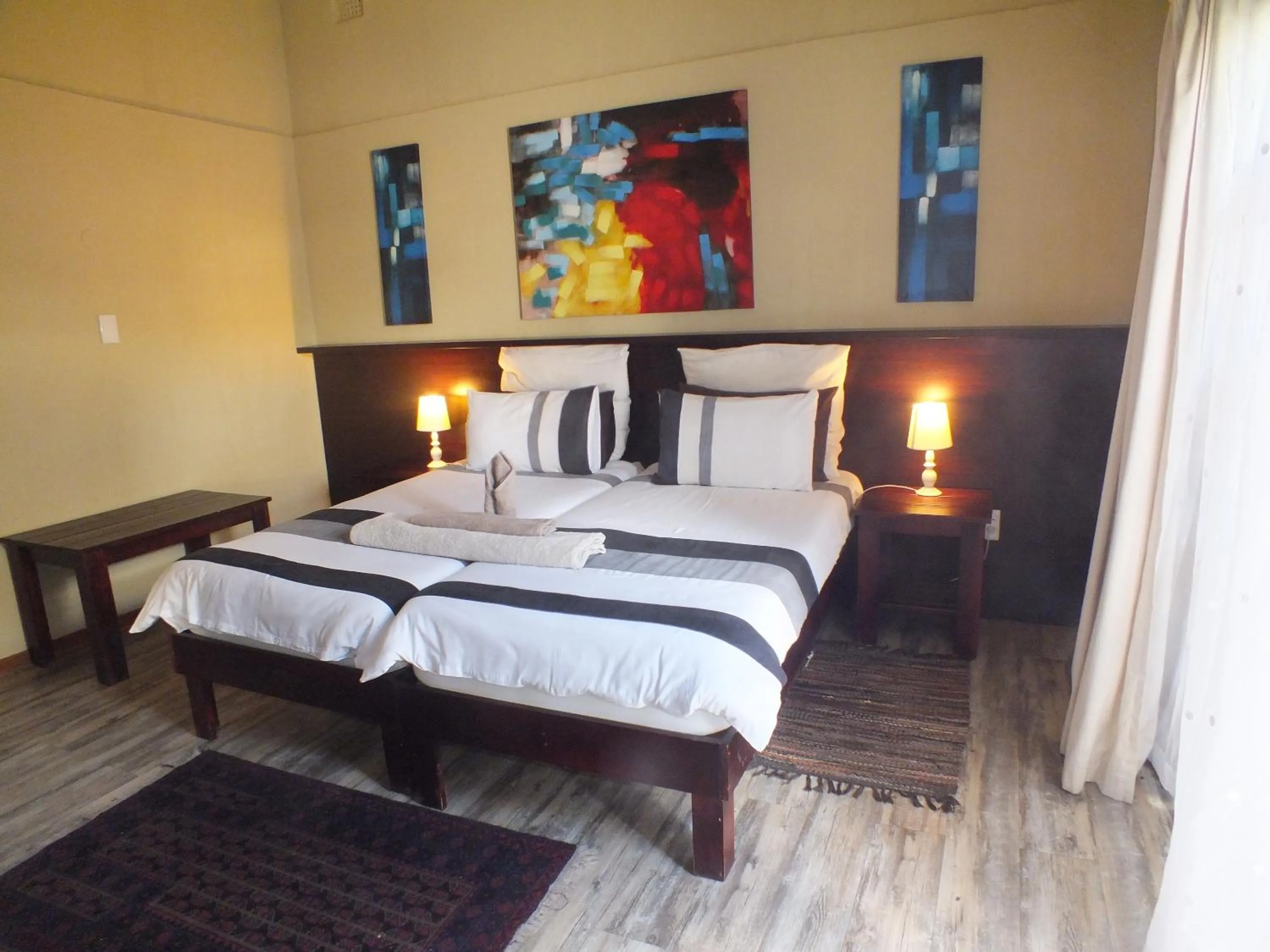 Bedroom, Bed in Uzuri Guesthouse CC