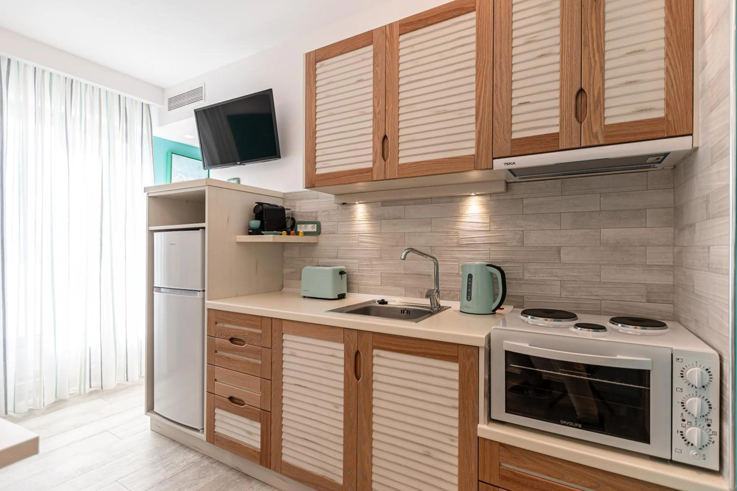 Coffee/tea facilities in Mariet Naxos Elegant Suites